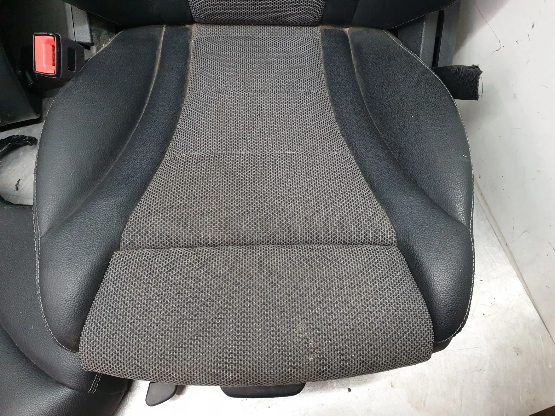 Conjunto de Bancos MERCEDES-BENZ Classe C (W205) Imagem-9