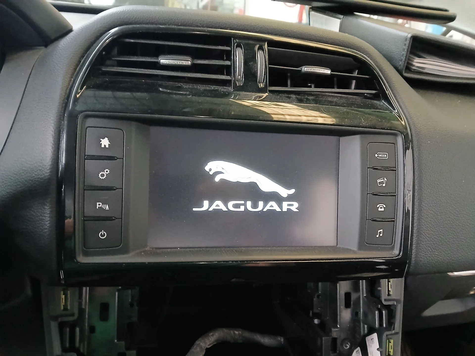 Autoradio JAGUAR F-Pace (X761)