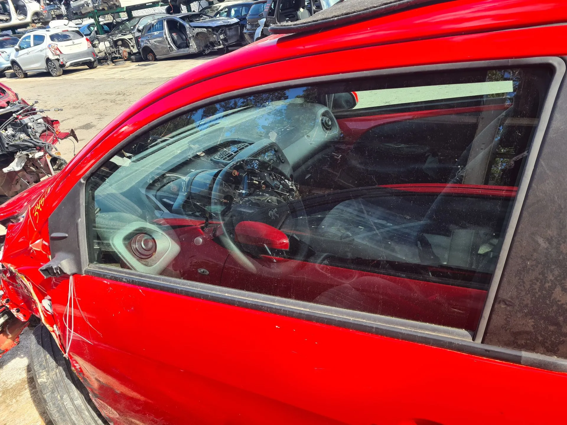 Vidro porta frente esquerda PEUGEOT 108