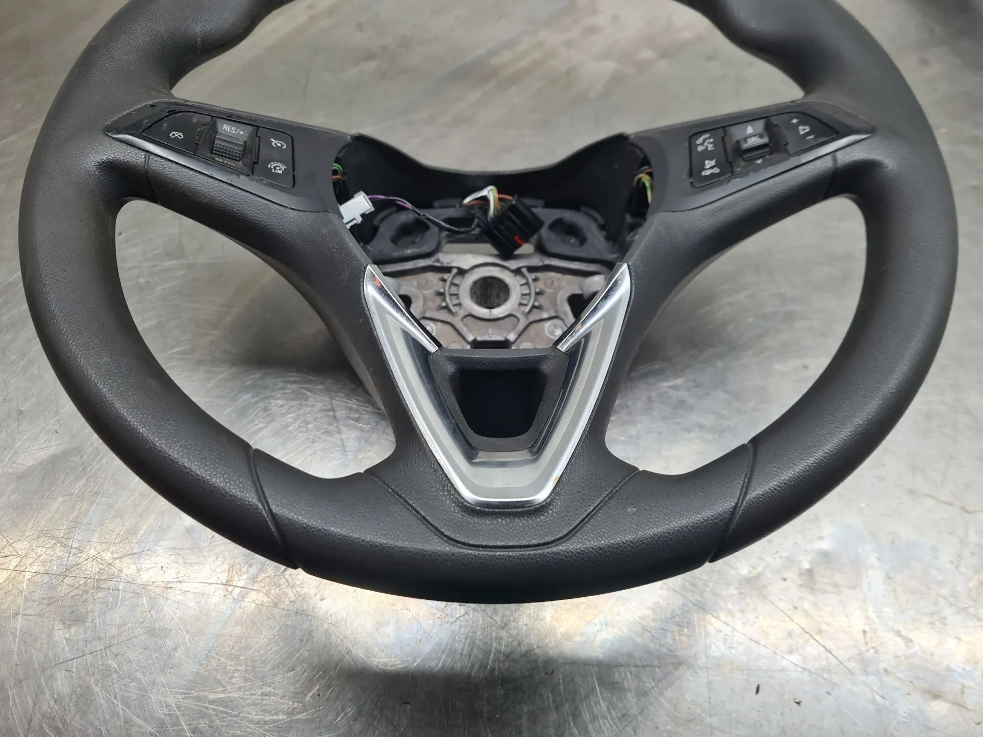 Volante OPEL Karl Imagem-3