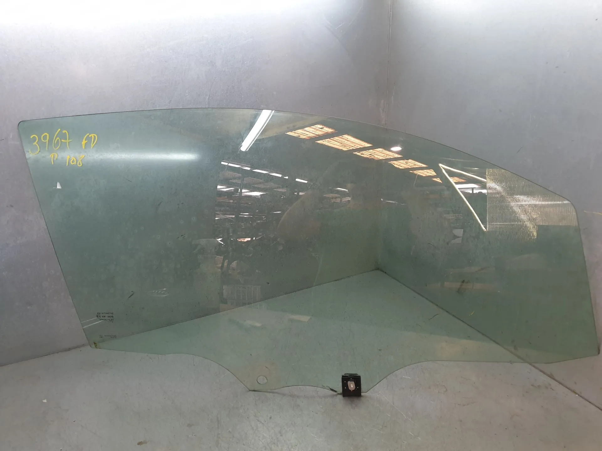 Vidro porta frente direita PEUGEOT 108