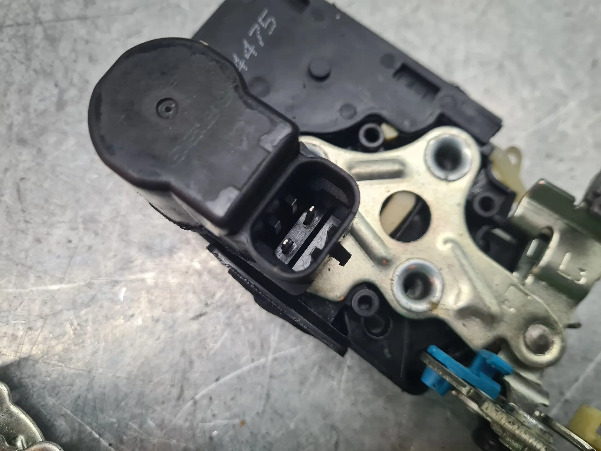 Fechadura / fecho porta trás esquerdo OPEL Karl Imagem-2