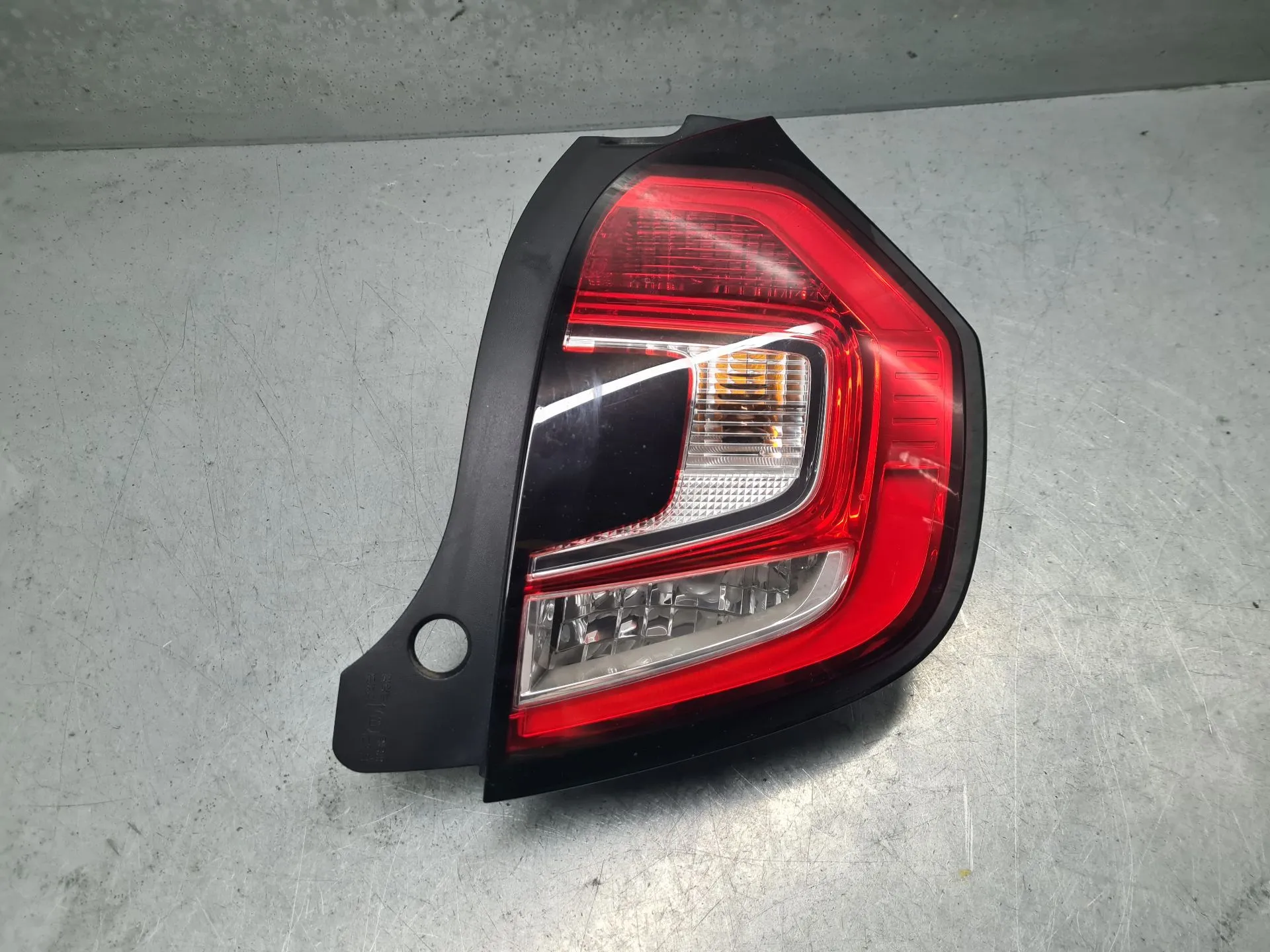Feu arrière Droite RENAULT Twingo III (BCM_)
