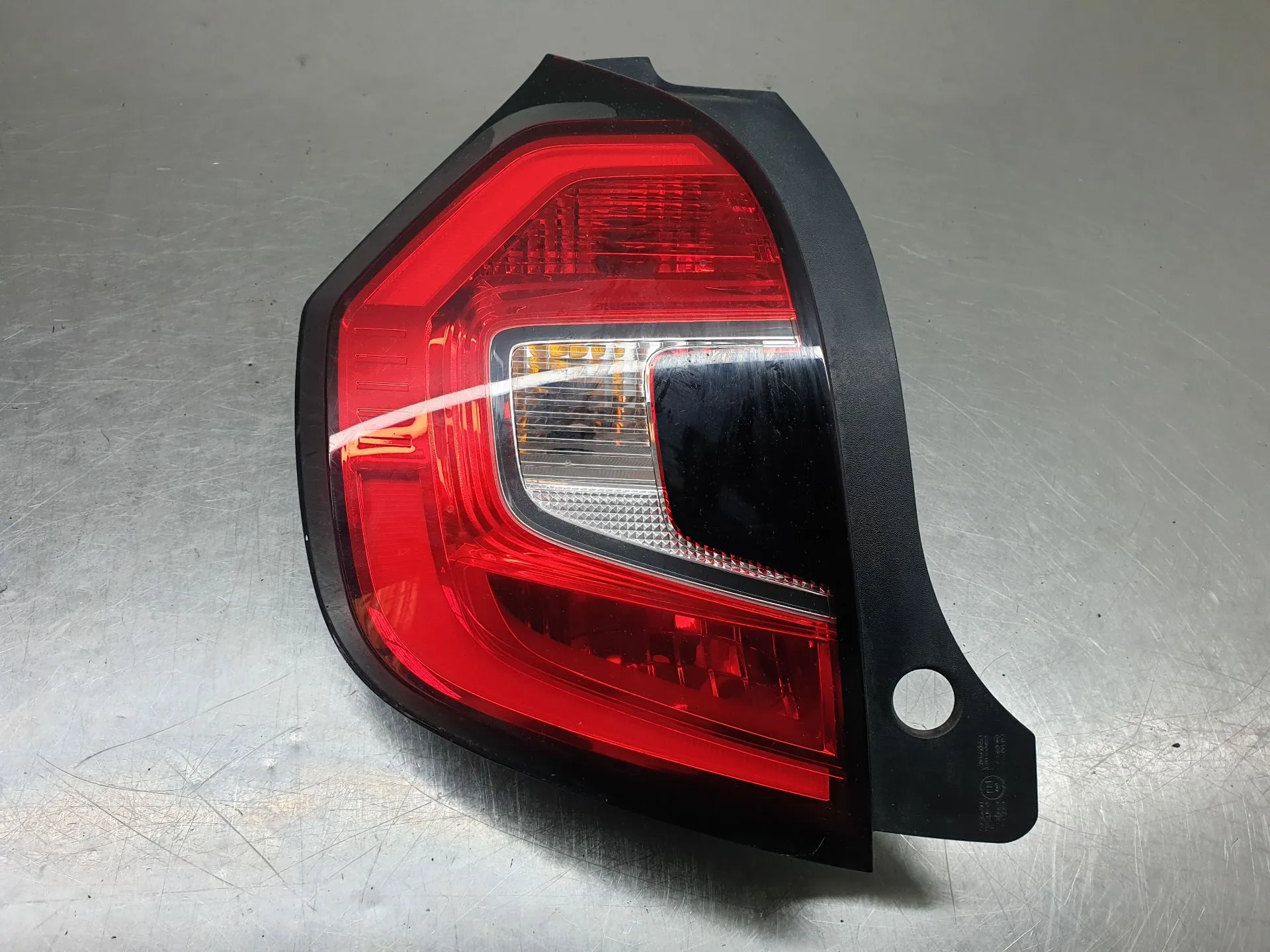 Feu arrière Gauche RENAULT Twingo III (BCM_)