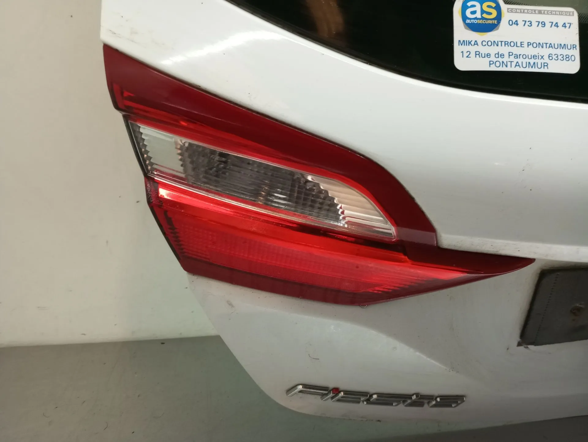 Feu de coffre Gauche FORD Fiesta VII (HJ, HF)