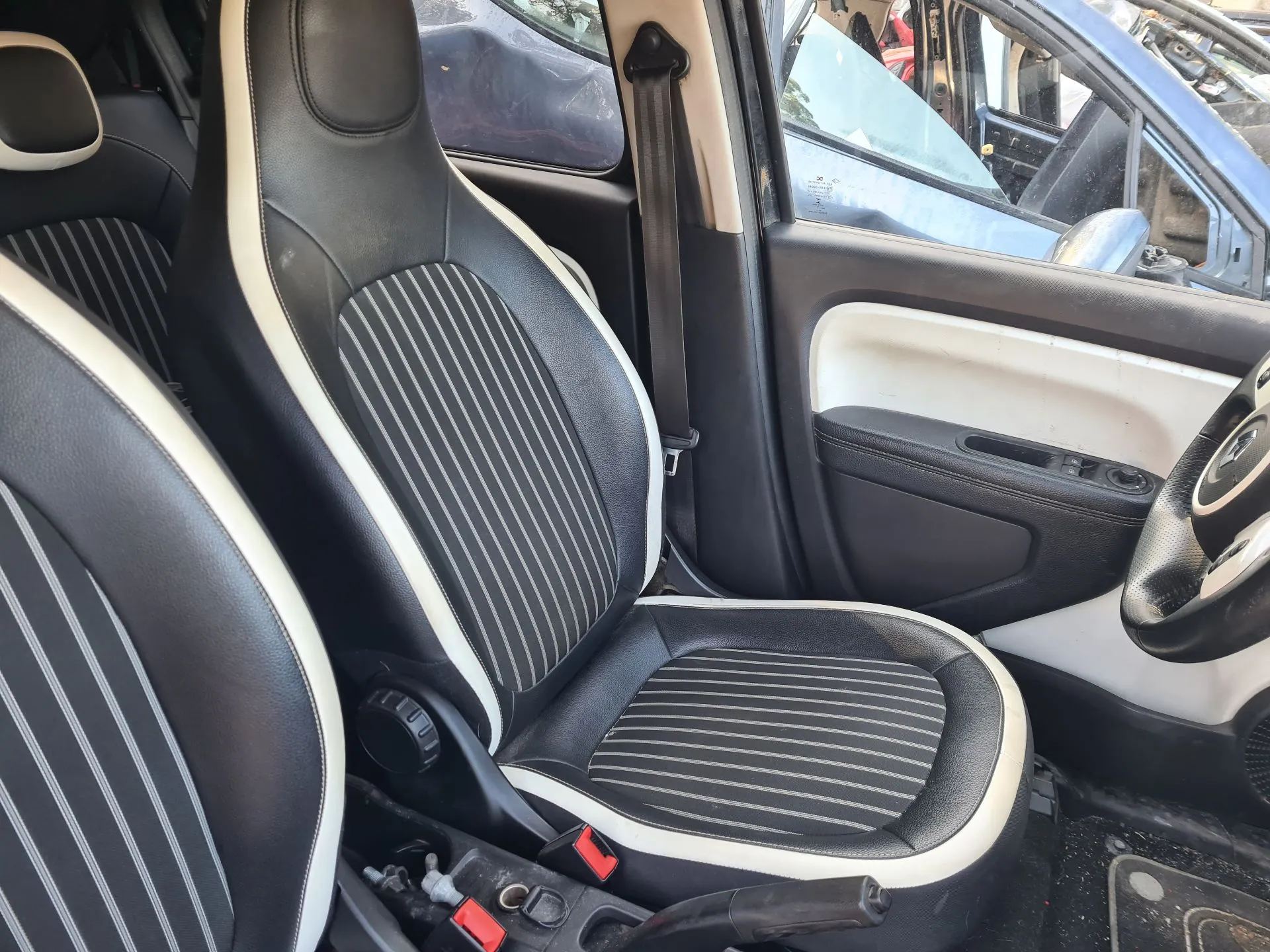 Conjunto de Bancos RENAULT Twingo III (BCM_)