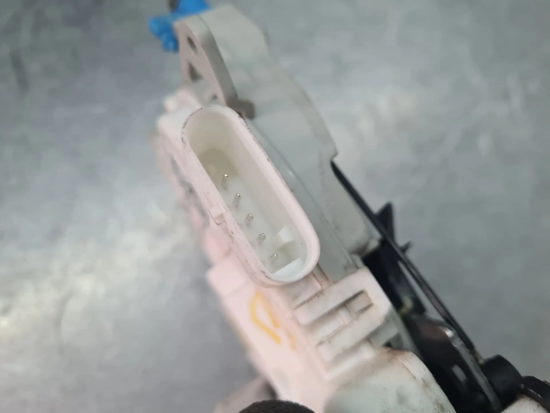 Fechadura / fecho porta trás direito AUDI A3 Sportback (8VA, 8VF) Imagem-2