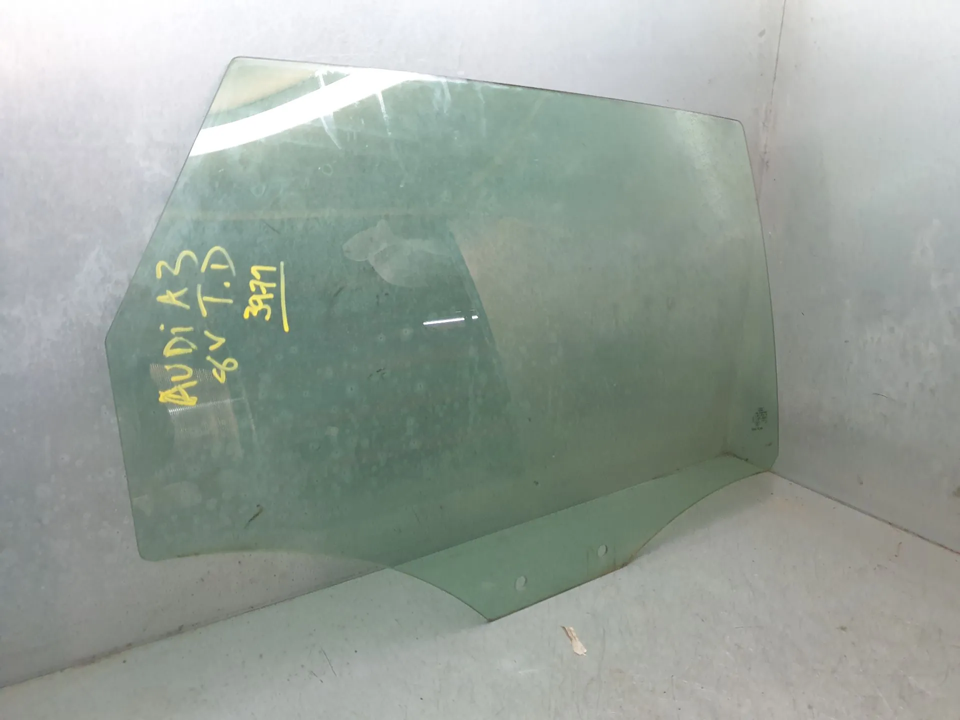 Vidro porta trás direito AUDI A3 Sportback (8VA, 8VF)