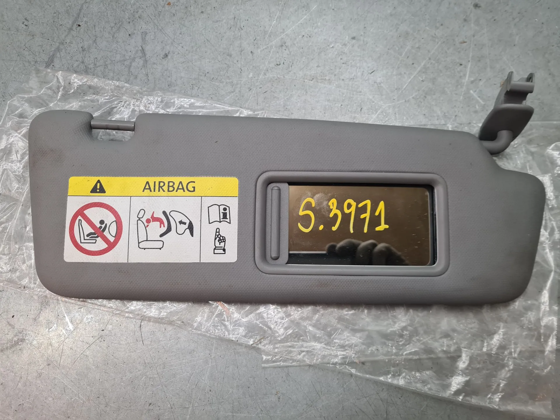 Pála de sol direita AUDI A3 Sportback (8VA, 8VF)