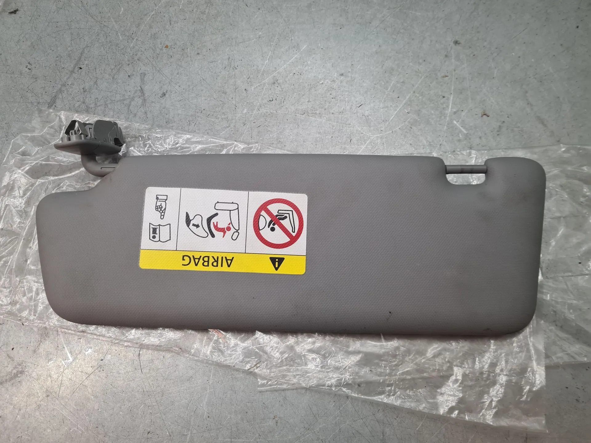 Pála de sol direita AUDI A3 Sportback (8VA, 8VF) Imagem-1