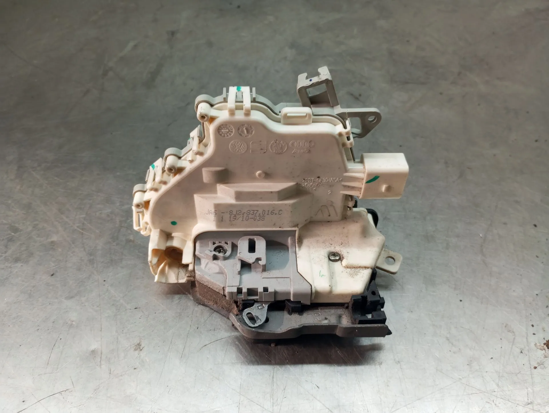 Cerradura / cierre puerta delantero derecho AUDI A4 Avant (8K5, B8)