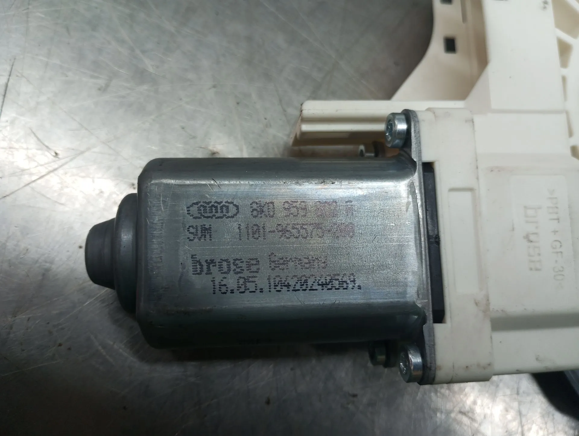 Elevador vidros frente direito AUDI A4 Avant (8K5, B8) Imagem-2