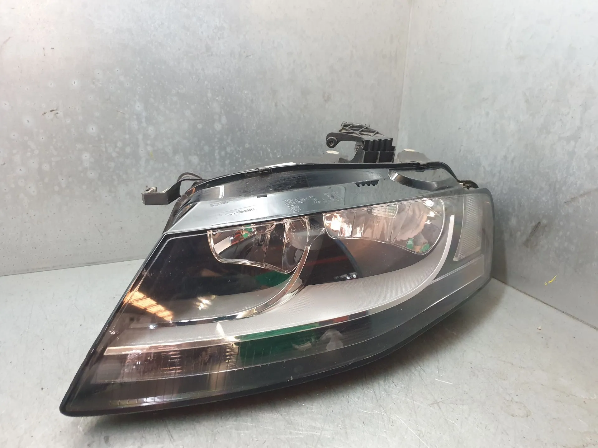 Phare avant gauche AUDI A4 Avant (8K5, B8) Imagem-1