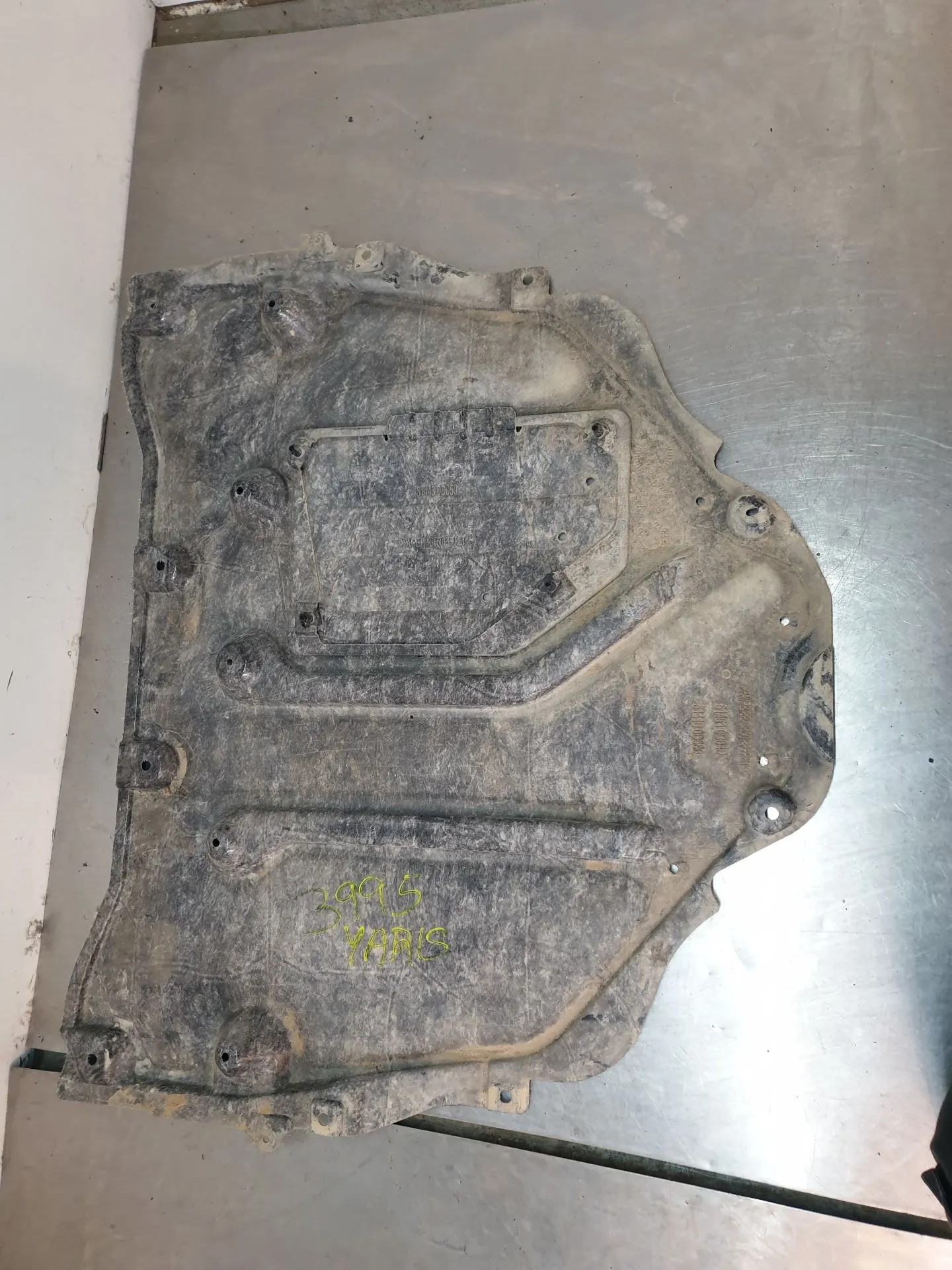 Blindagem inferior do motor TOYOTA Yaris Cross (MXP_)