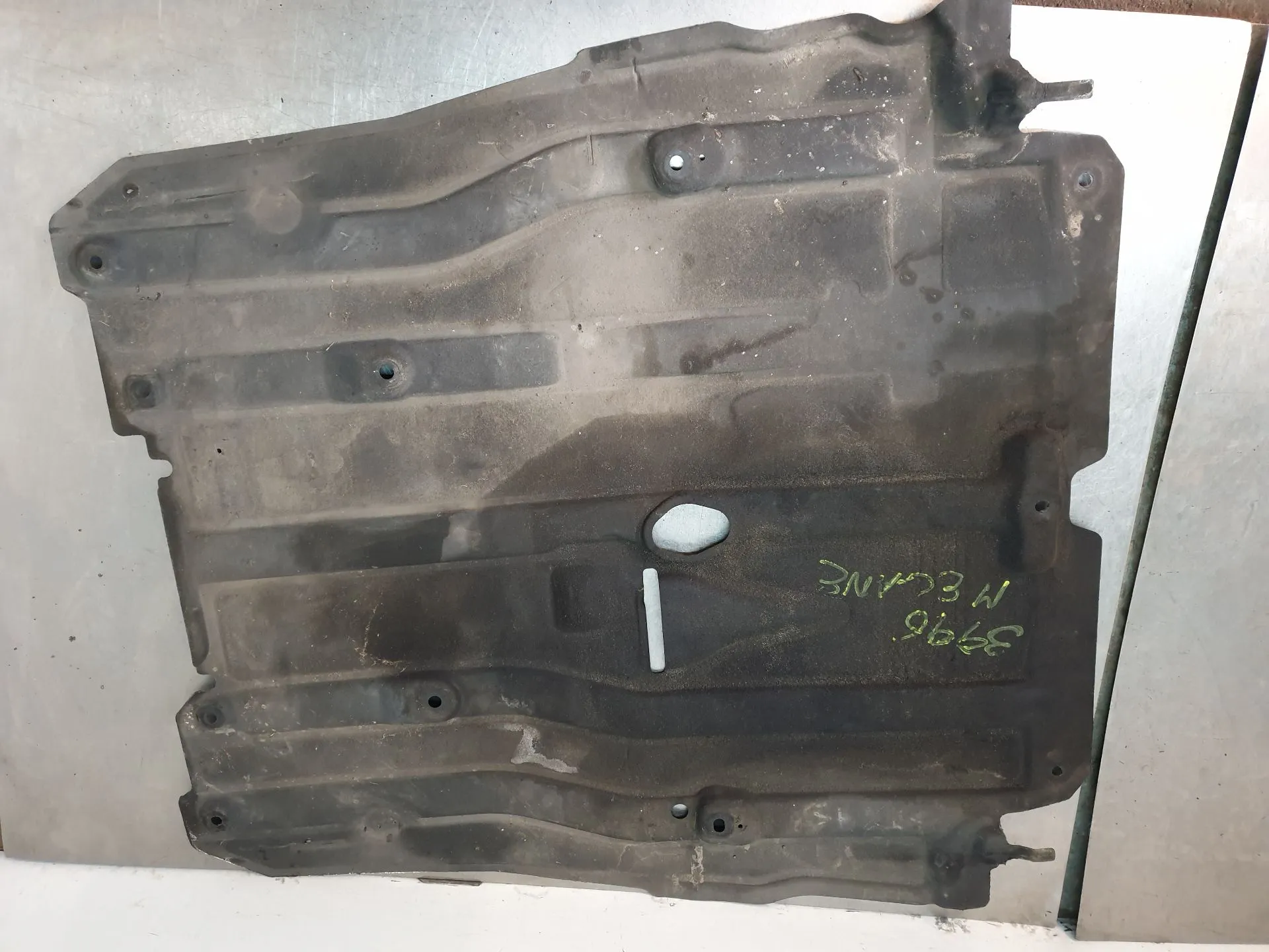 Blindagem inferior do motor RENAULT Megane IV Grandtour (K9A/M_)