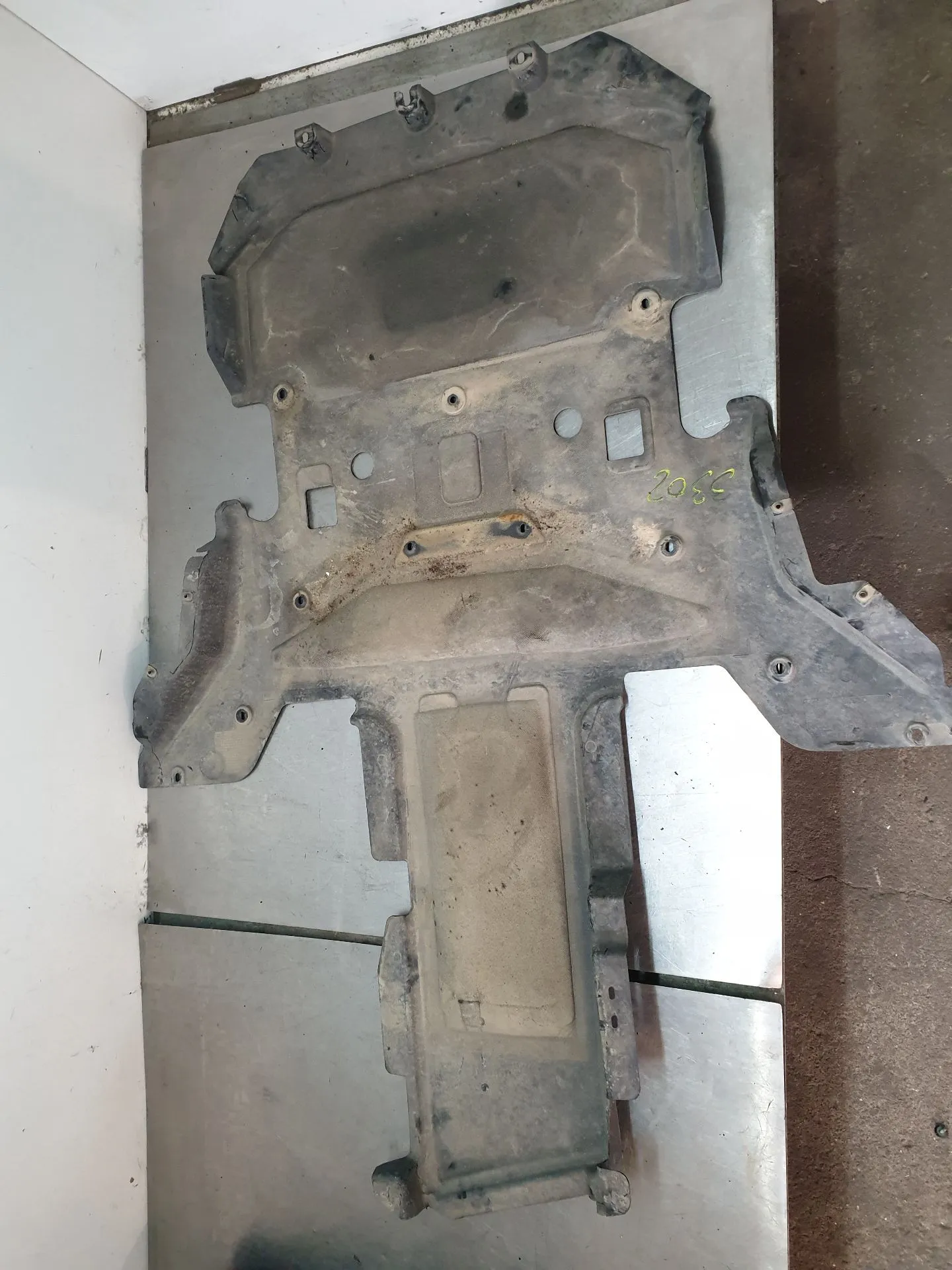 Blindagem inferior do motor JAGUAR F-Pace (X761) Imagem-1
