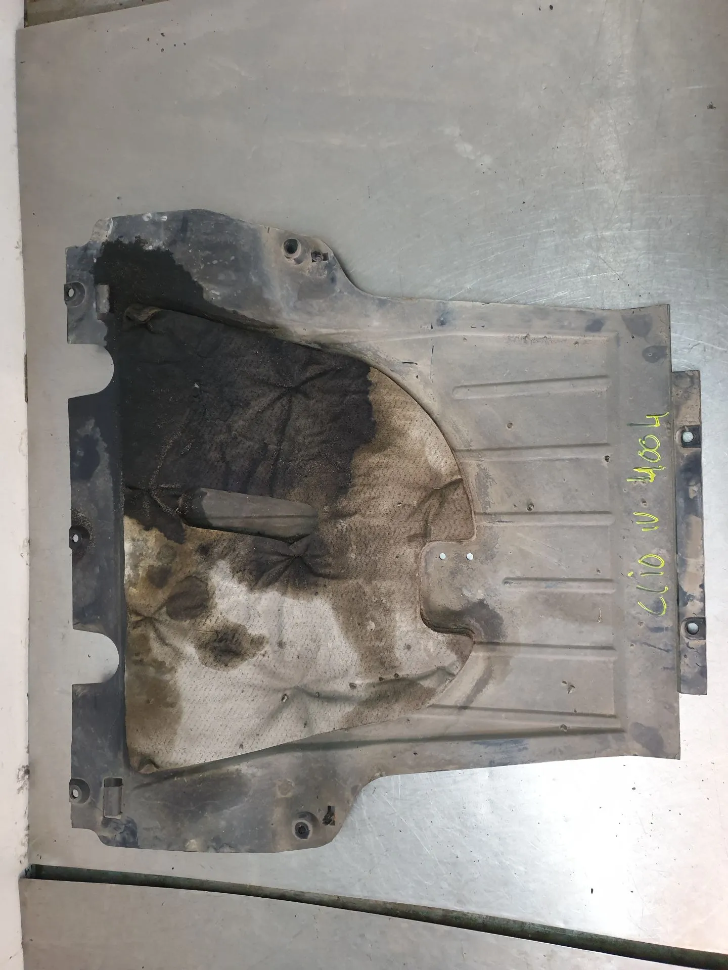 Blindagem inferior do motor RENAULT Clio IV (BH_)