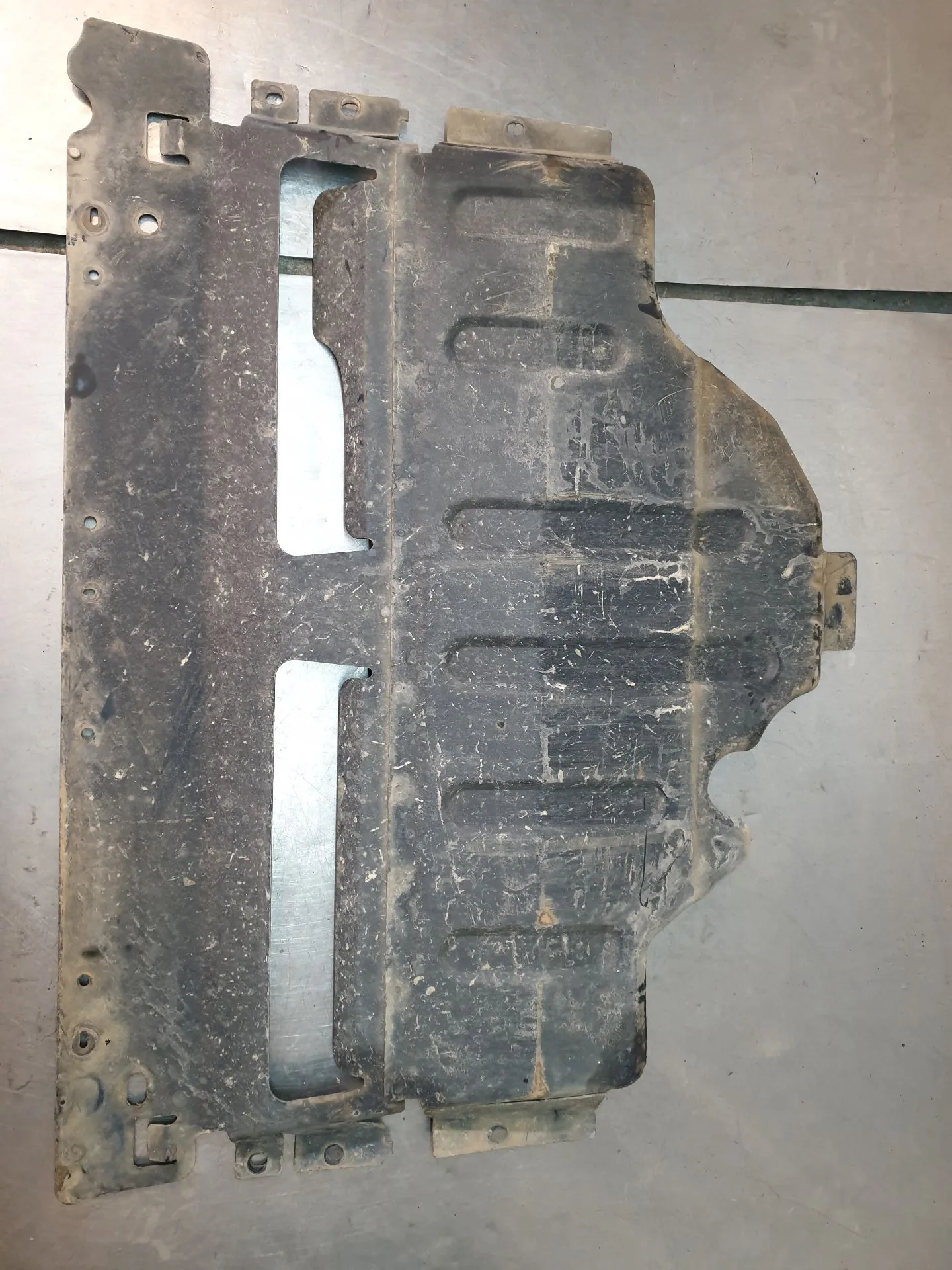 Blindagem inferior do motor RENAULT Trafic II (FL)