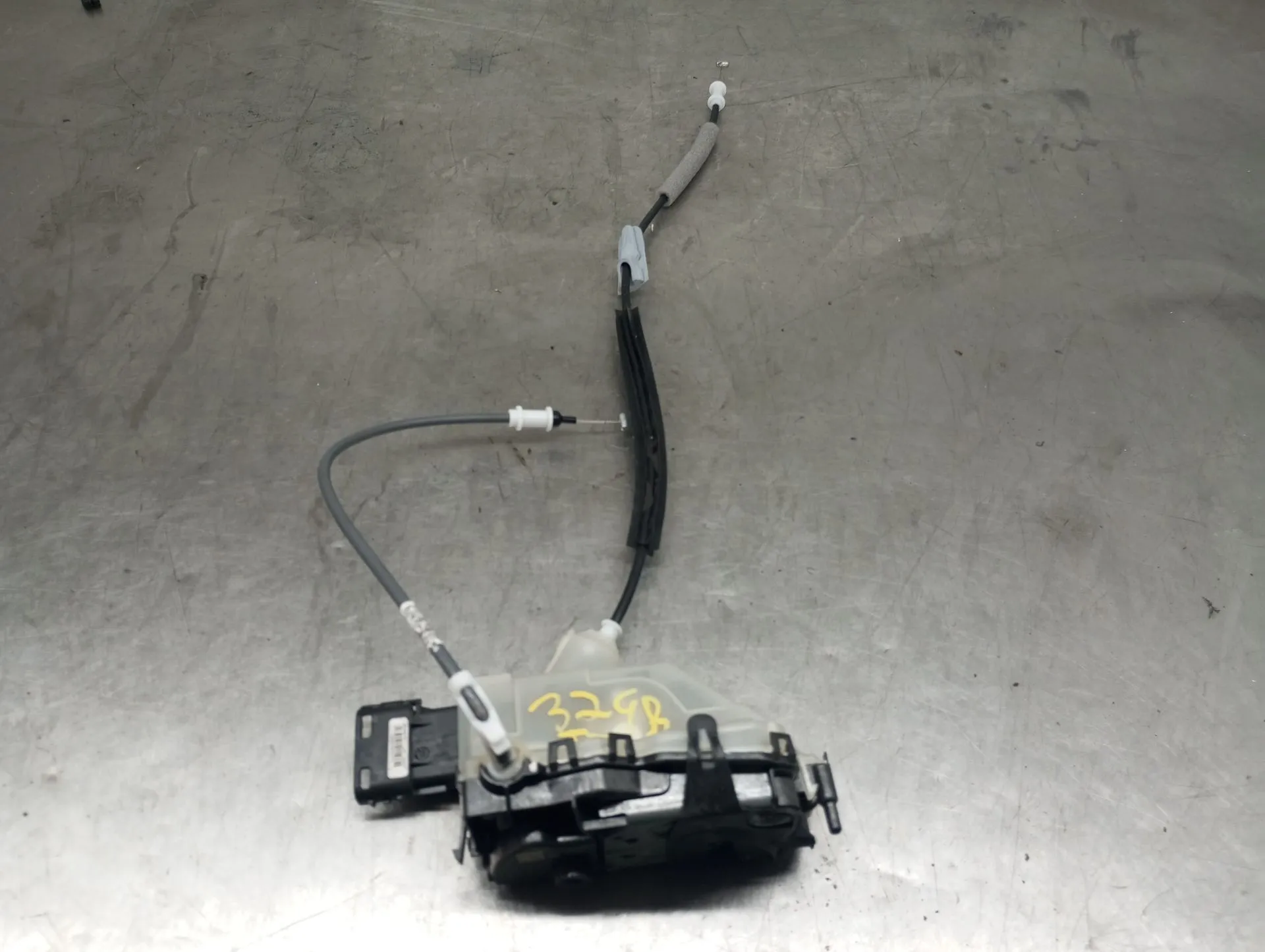 Serratura / chiusura posteriore Sinistra OPEL Grandland X (75)