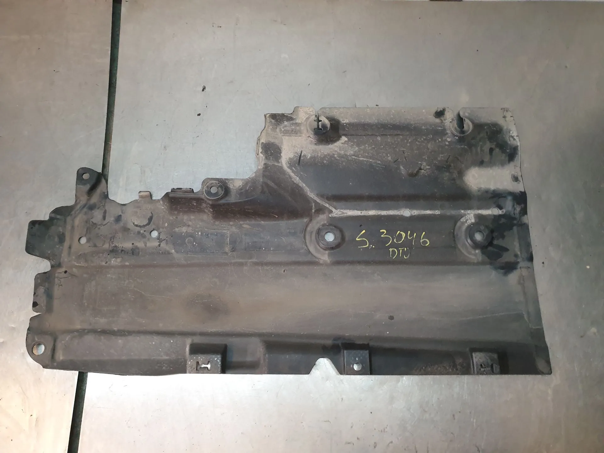 Blindagem inferior do motor DACIA Logan III