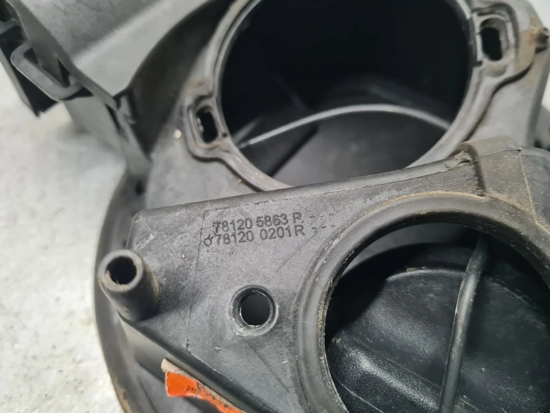 Tappo serbatoio carburante RENAULT Clio V (BF_) Imagem-5