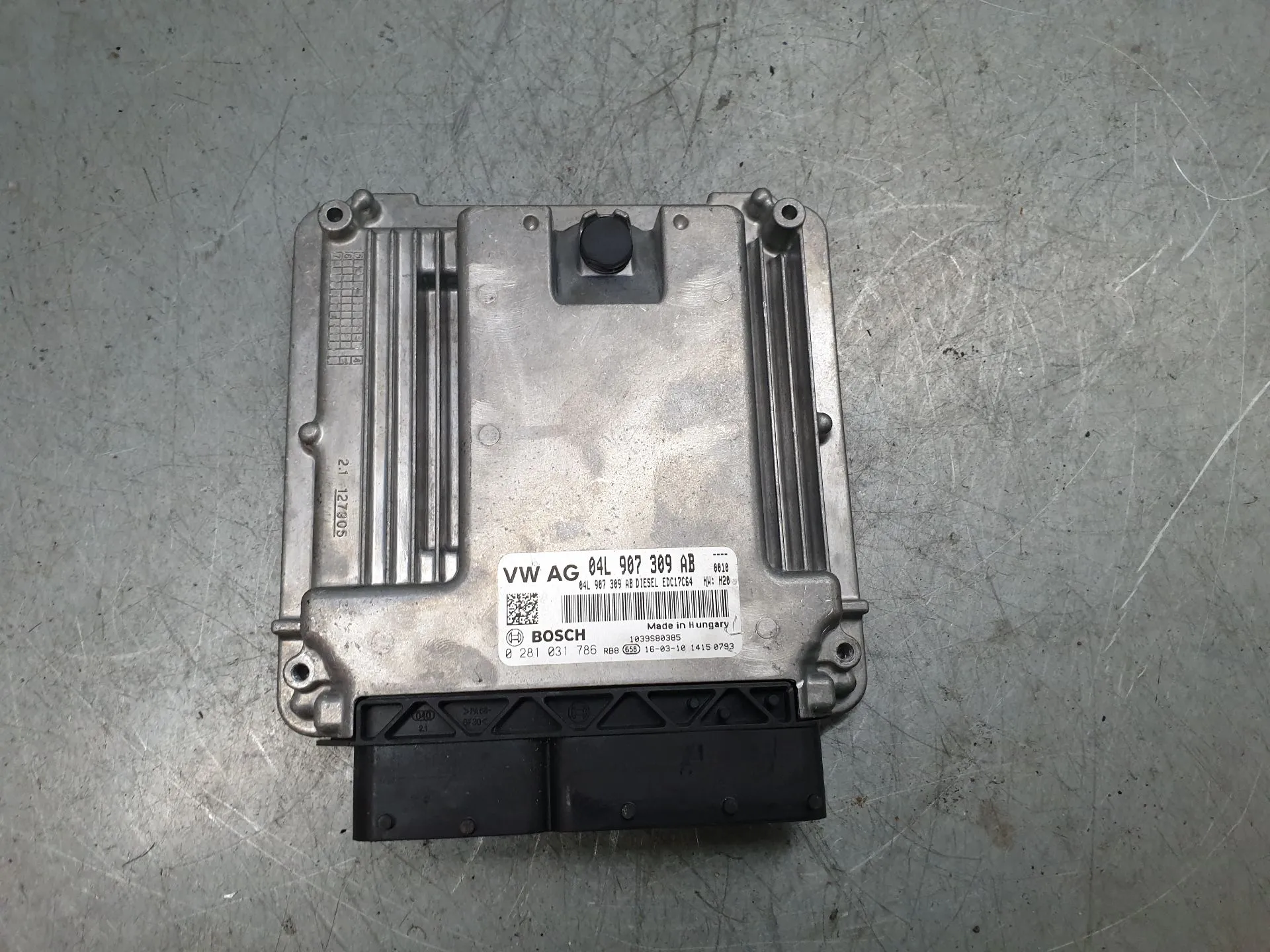 Centralina motore / ECU AUDI Q3 (8U)