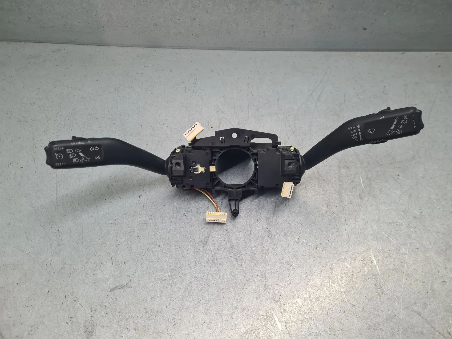 Conjunto / manetes de luzes e limpa vidros VOLKSWAGEN Golf VI (5K1)