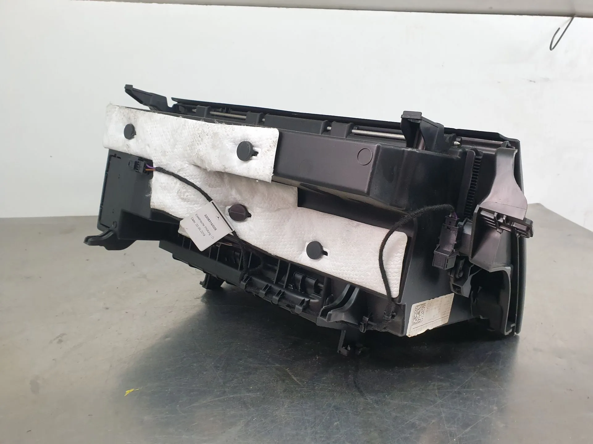 Glove Box / Compartment MERCEDES-BENZ Classe A (W177) Imagem-2