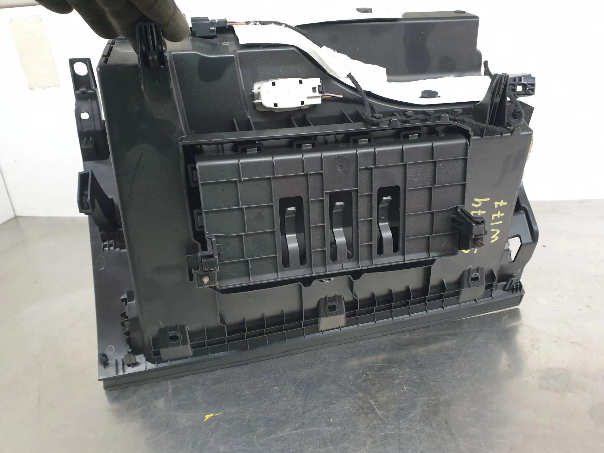 Glove Box / Compartment MERCEDES-BENZ Classe A (W177) Imagem-5