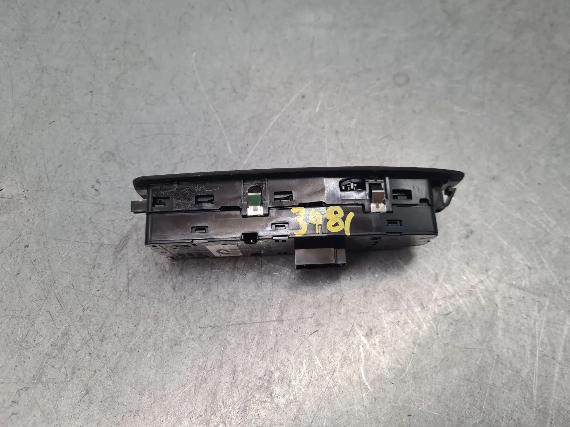 Left Front window control BMW 1 (F20) Imagem-2