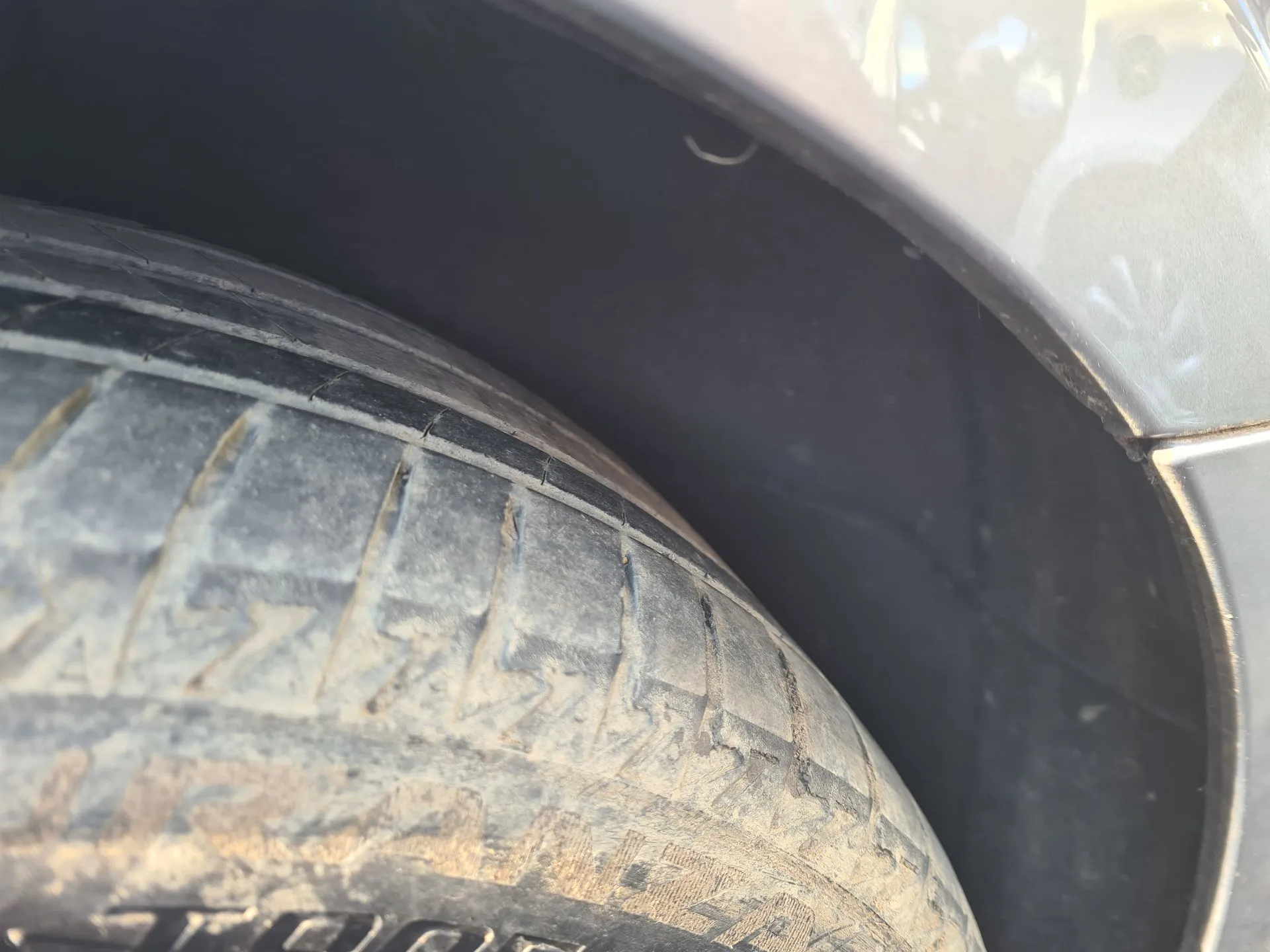 Resguardo da cava de roda frente direito VOLKSWAGEN Golf VI (5K1) Imagem-1