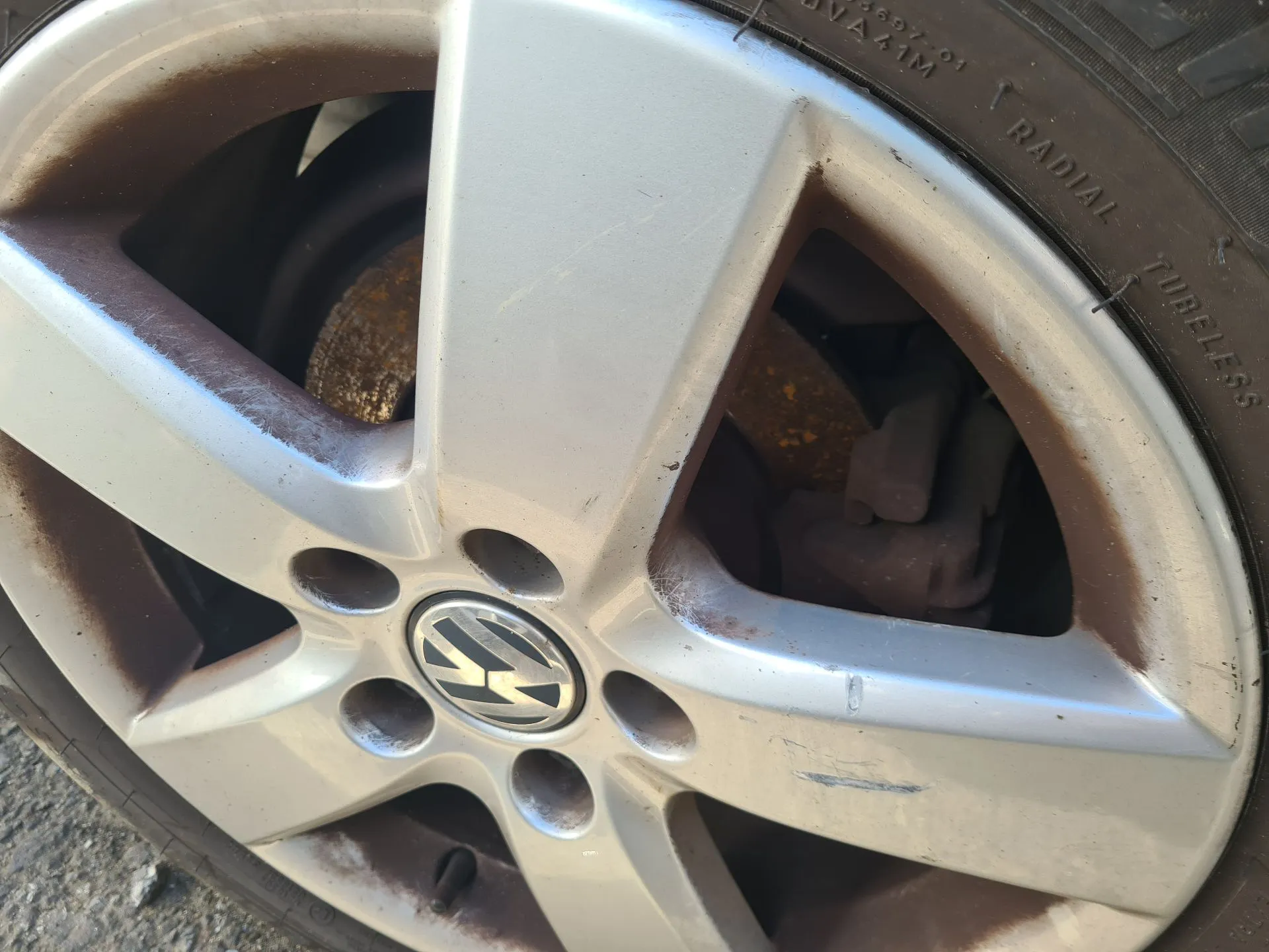 Mangueta trasera derecha VOLKSWAGEN Golf VI (5K1)
