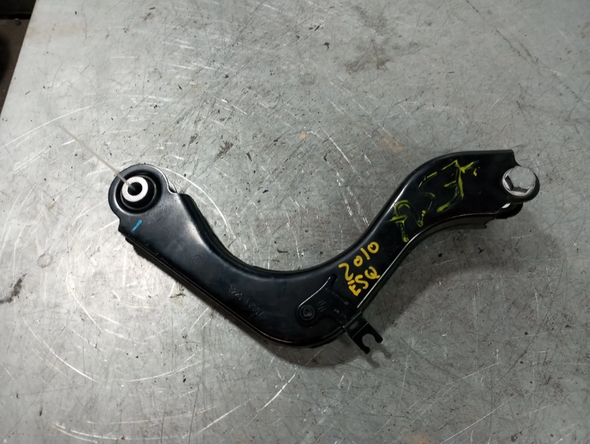 Braccio di sospensione posteriore sinistro RENAULT Captur II