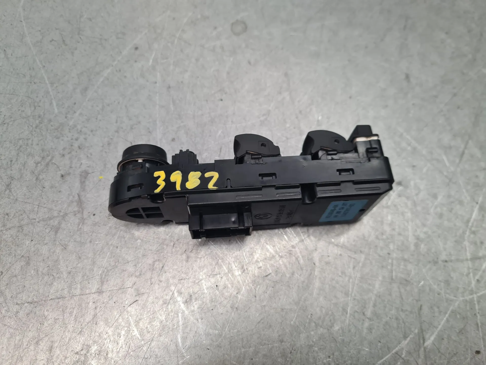Left Front window control BMW X1 (E84) Imagem-2