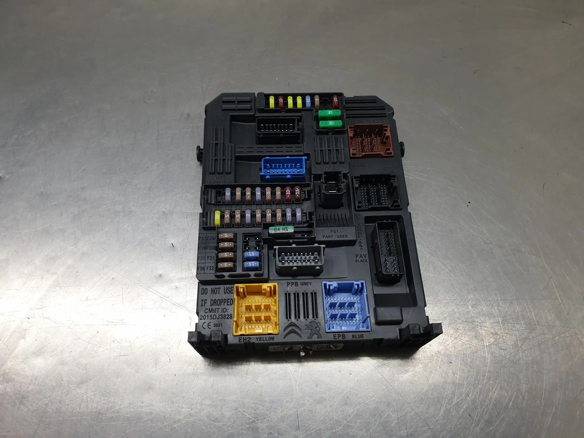 Caja fusibles / SAM / BSI PEUGEOT 2008 II (U_)