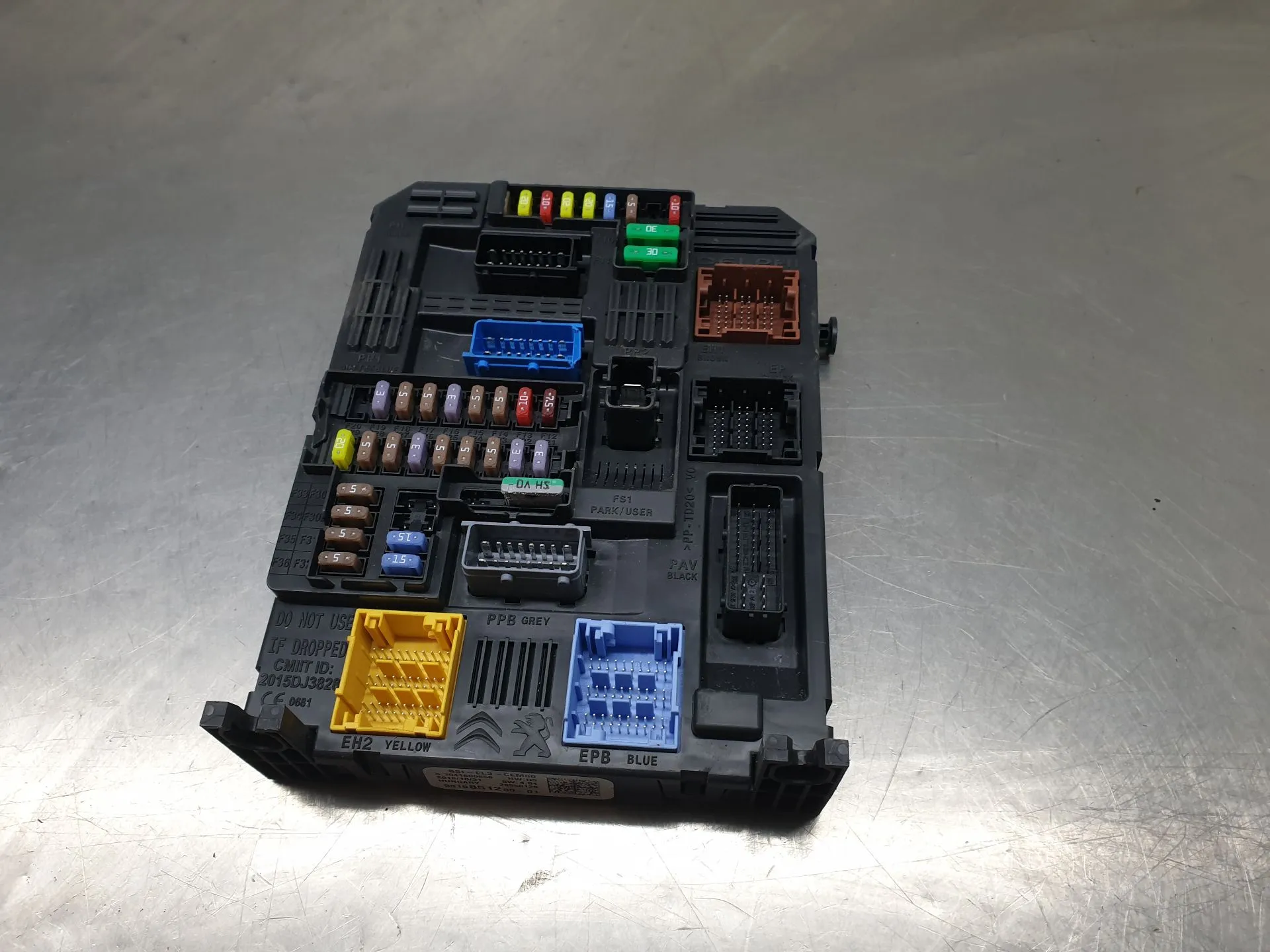 Caja fusibles / SAM / BSI CITROËN C3 III (SX)