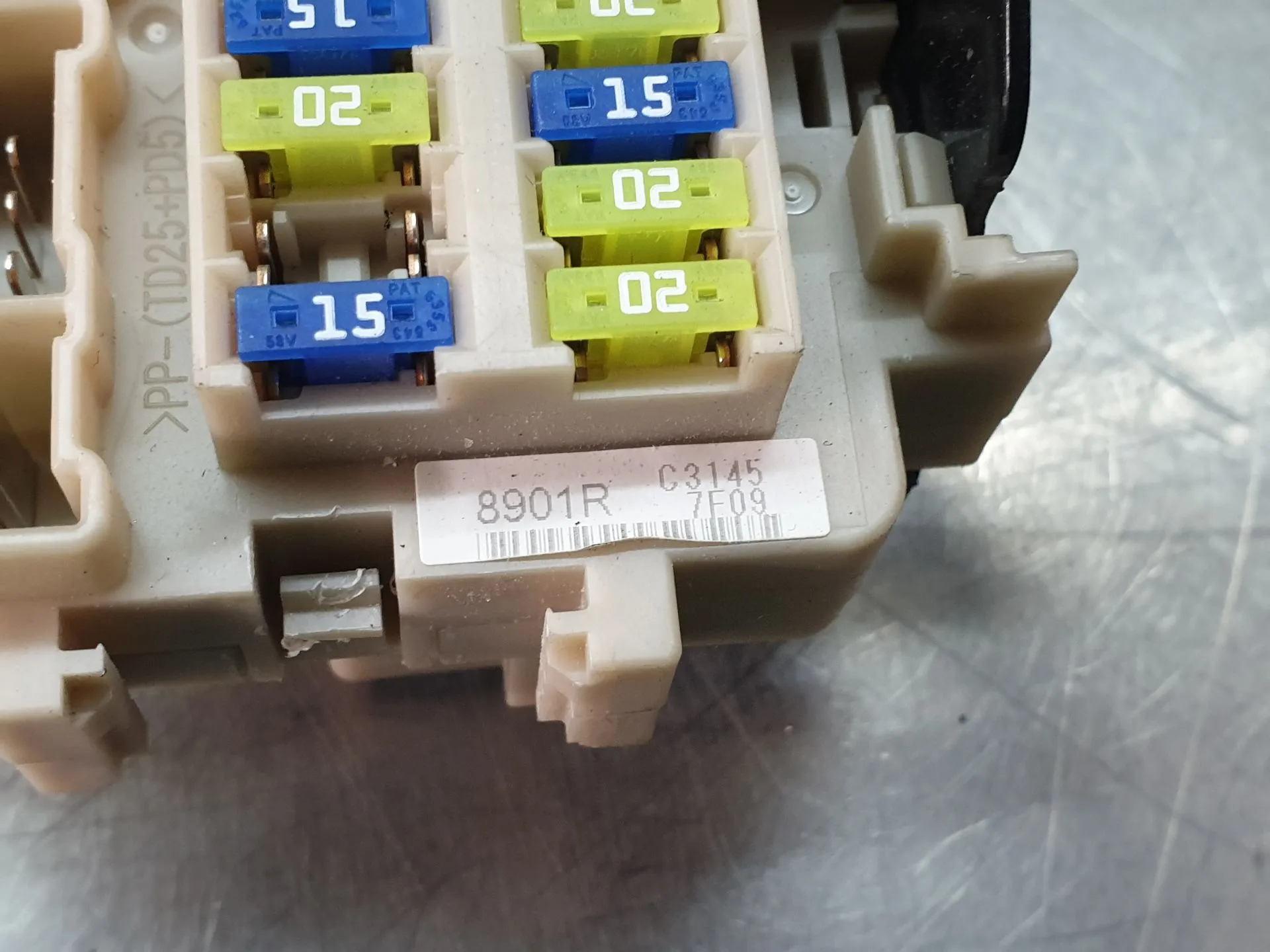 Caixa fusíveis / SAM / BSI RENAULT Kadjar (HA_, HL_) Imagem-3