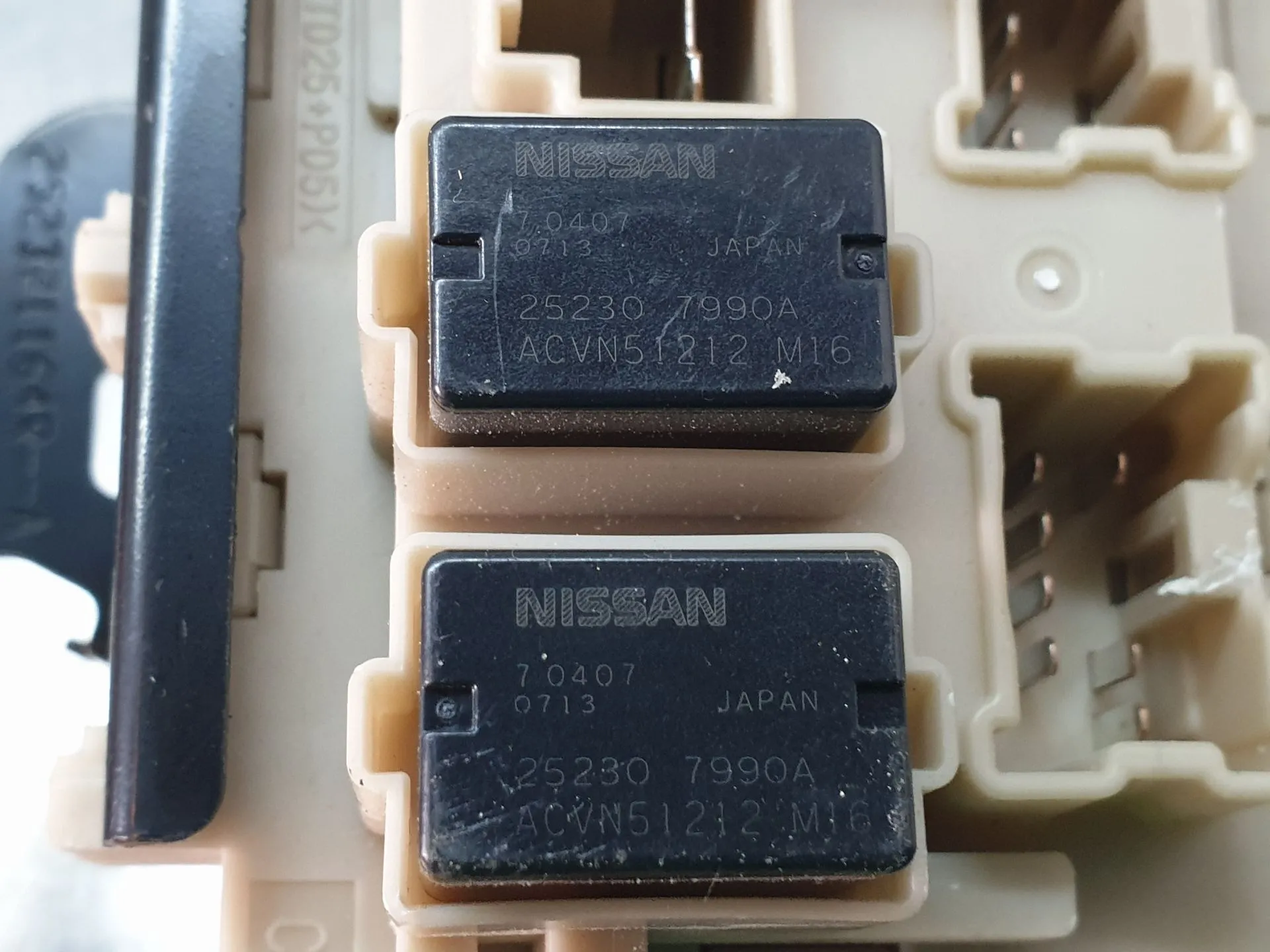 Caixa fusíveis / SAM / BSI RENAULT Kadjar (HA_, HL_) Imagem-6