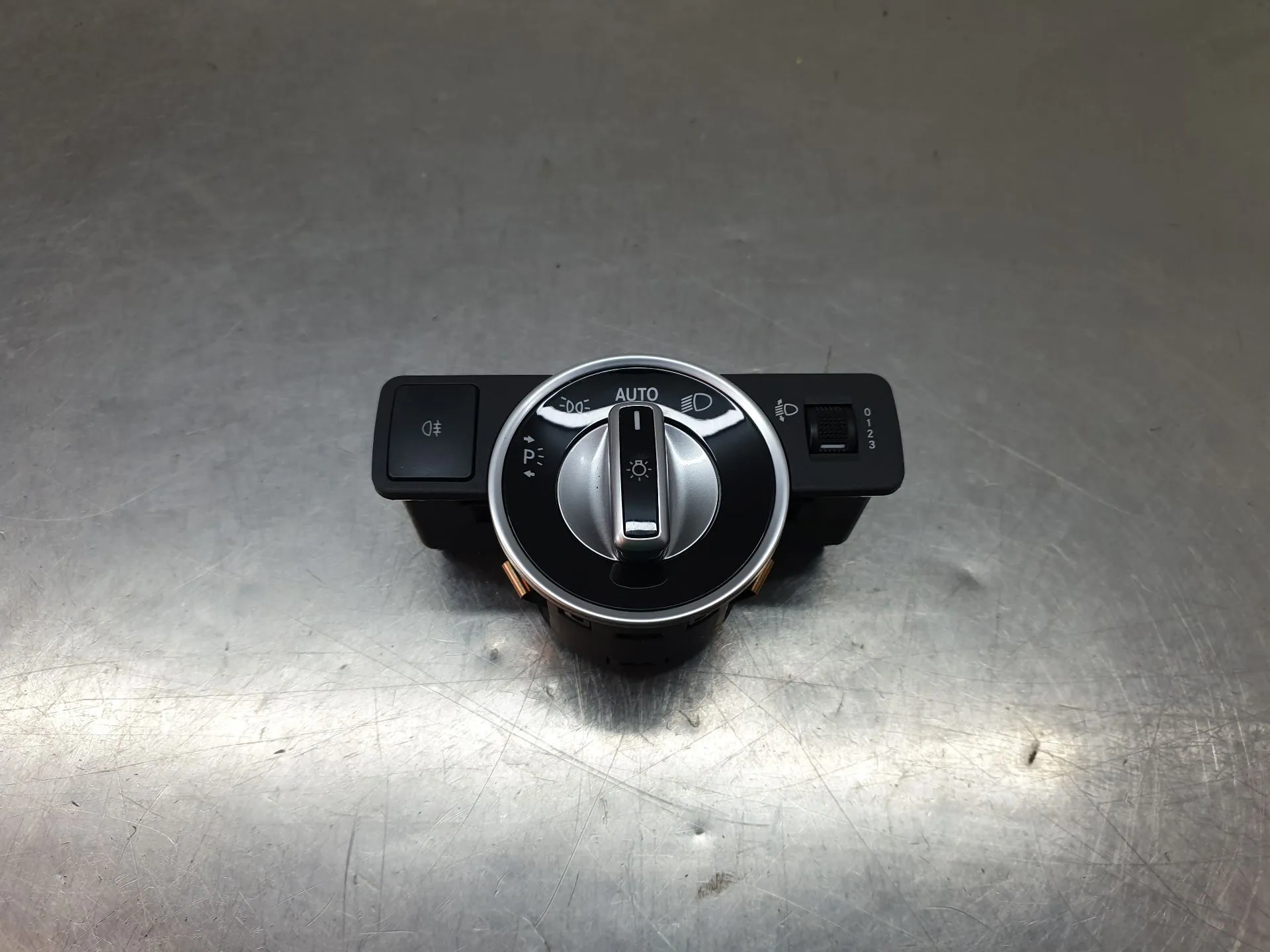 Light switch MERCEDES-BENZ Classe A (W176)