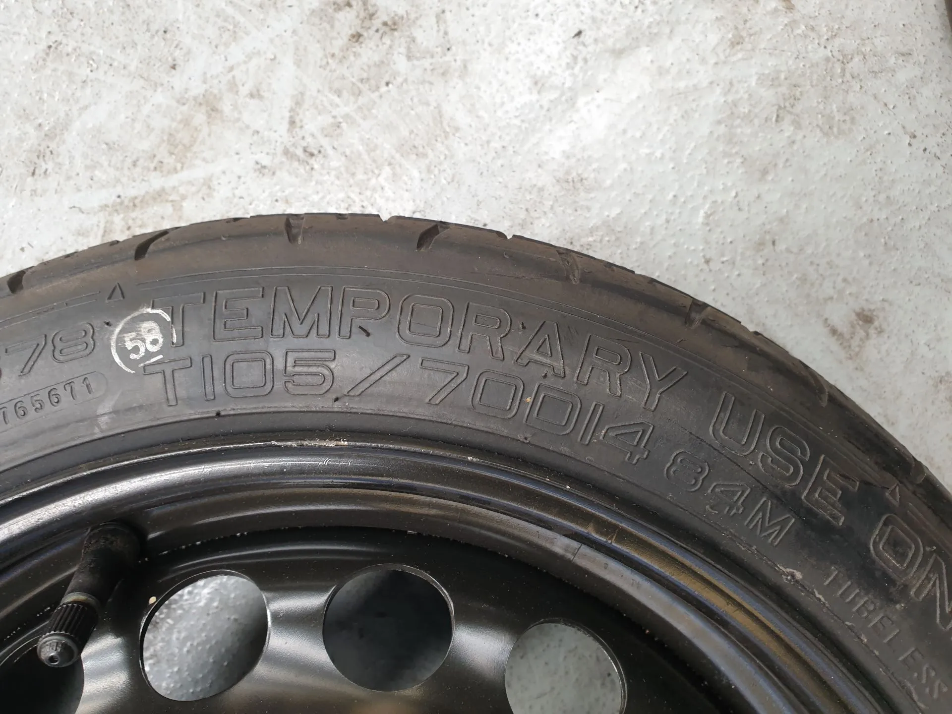 Pneu suplente OPEL Karl Imagem-4