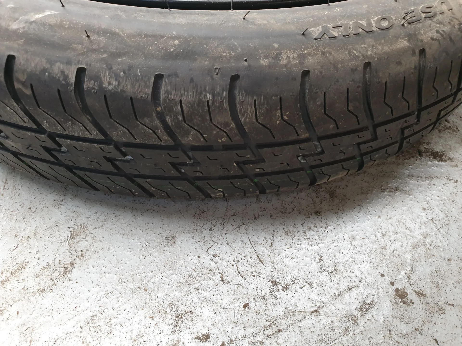 Pneu suplente AUDI A4 Avant (8K5, B8) Imagem-2