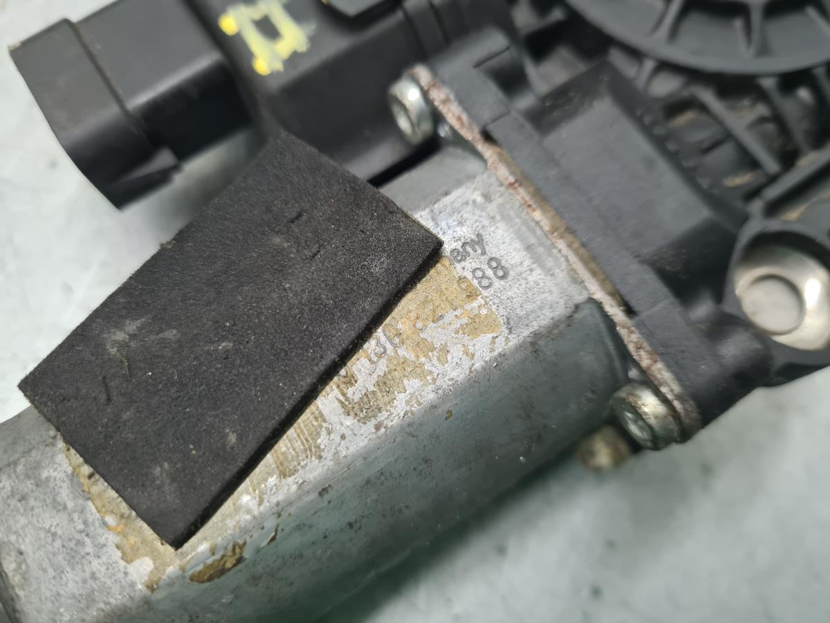 Moteur lève-vitre avant gauche OPEL Astra H Hatchback (L48) Imagem-3