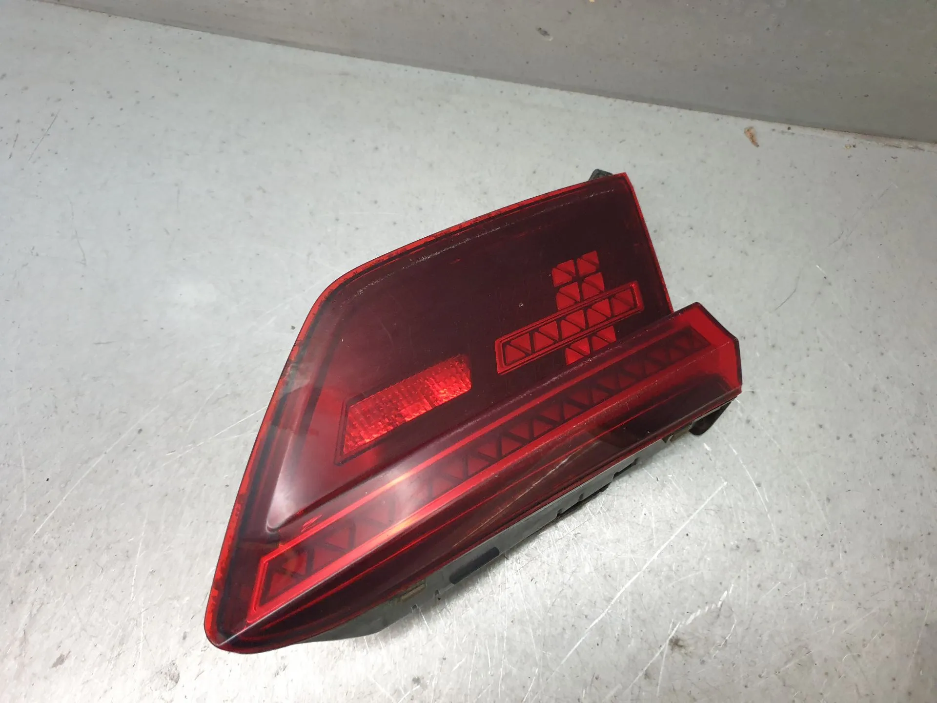 Fanale Sinistro Baule VOLKSWAGEN Tiguan (5N) Imagem-5