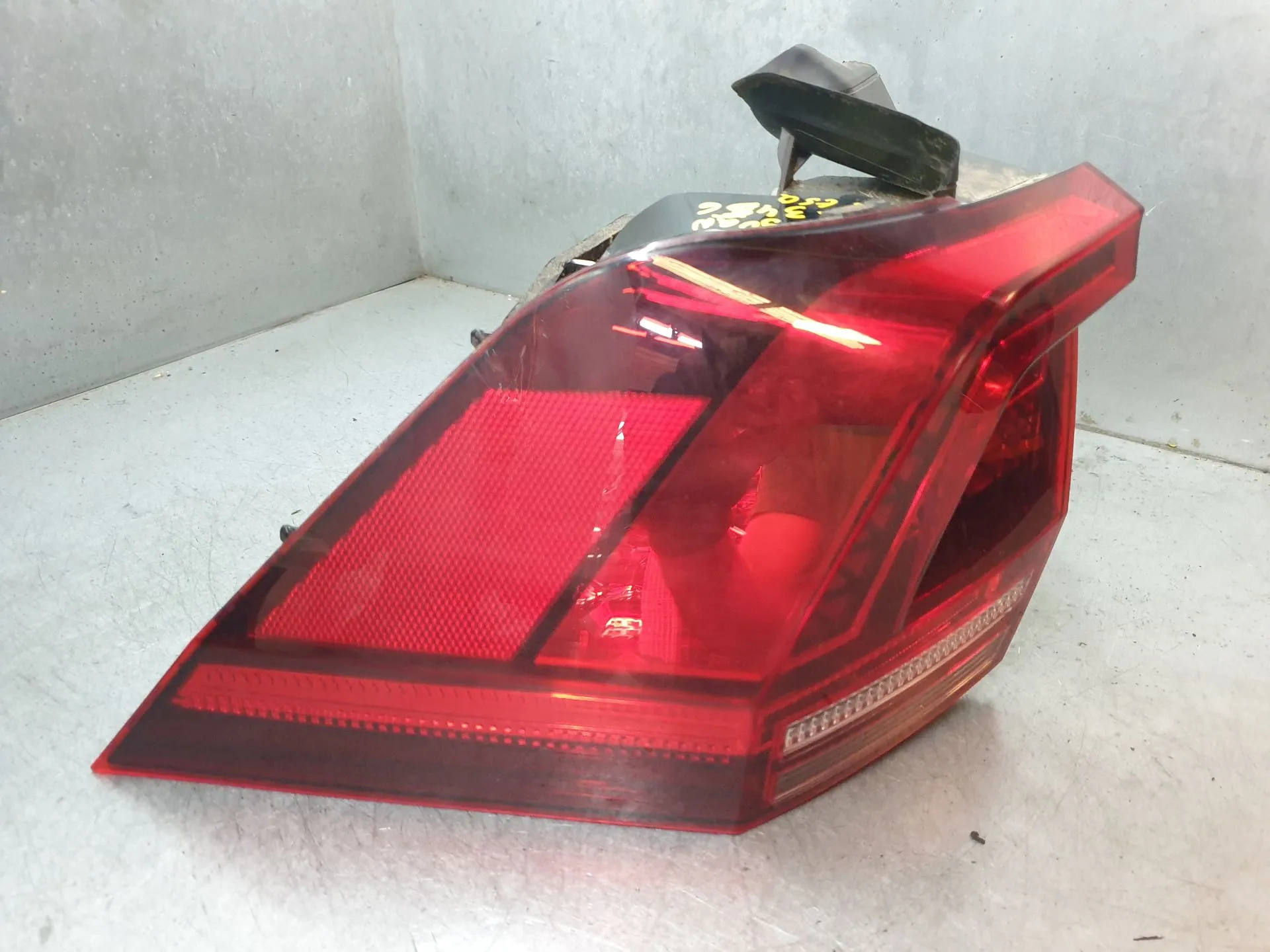 Feu arrière Gauche VOLKSWAGEN Tiguan (5N) Imagem-1