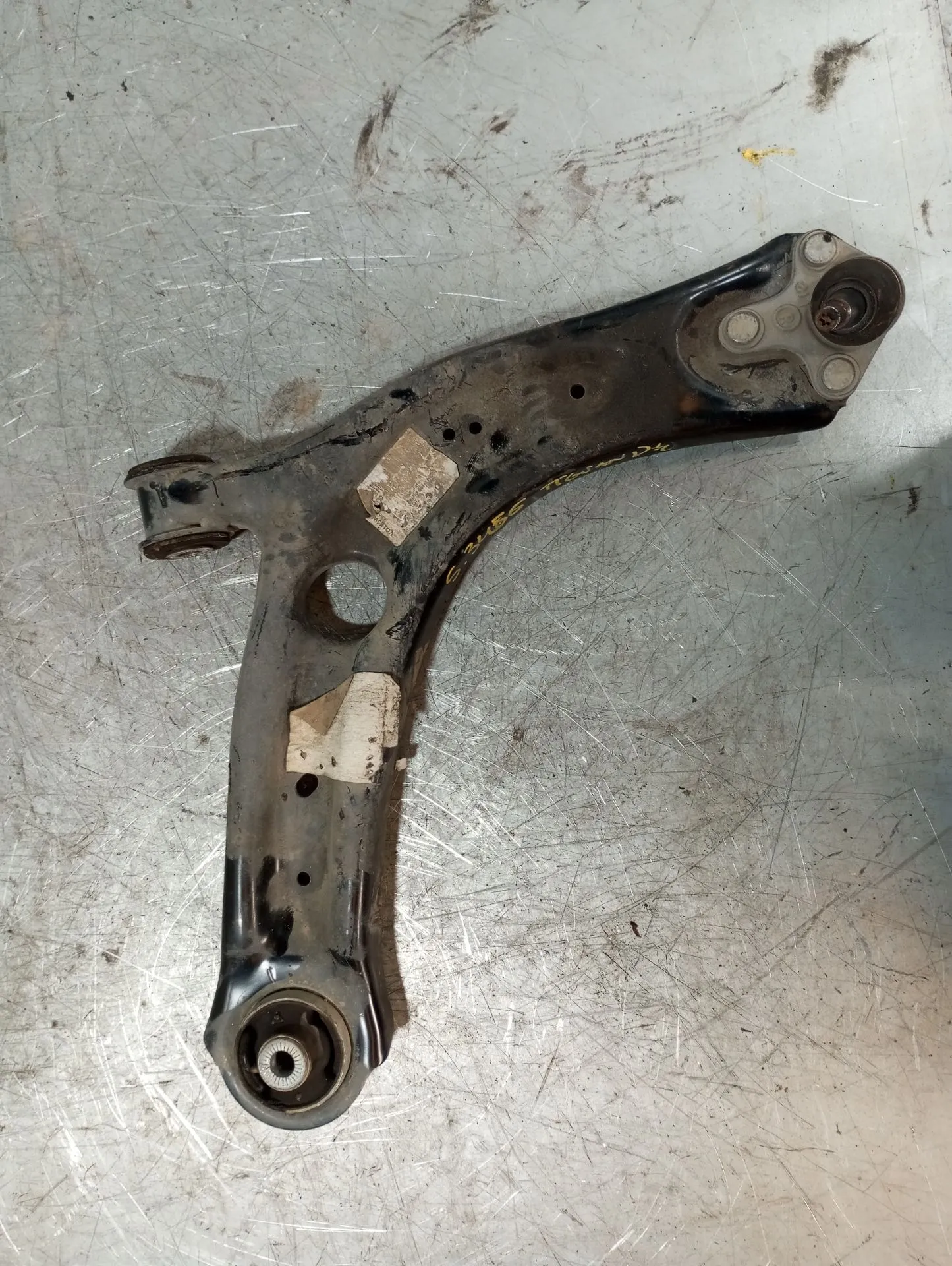 Braço de suspensão frente direito VOLKSWAGEN Tiguan (5N)