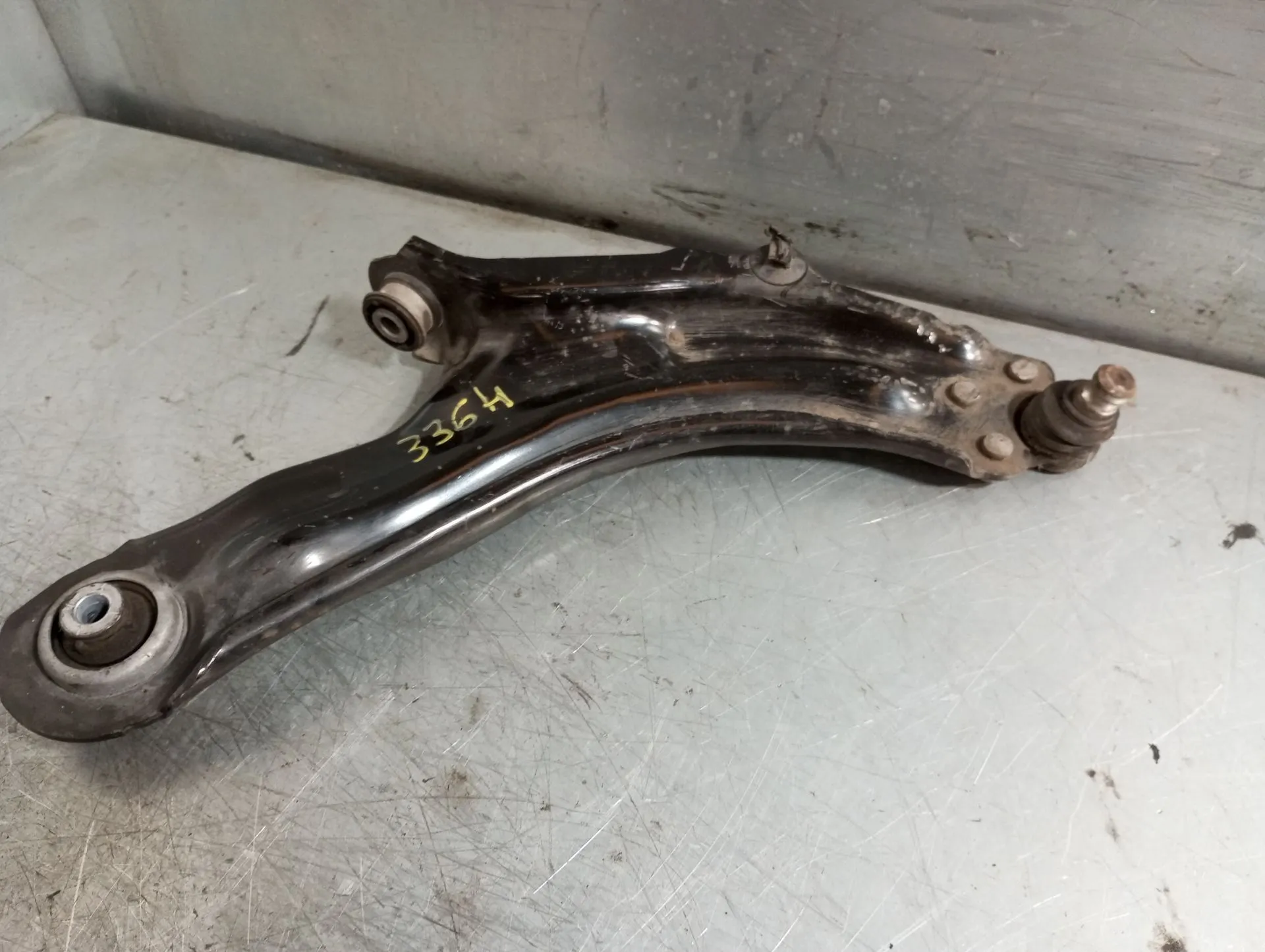 Brazo suspensión delantero derecho RENAULT Kangoo Express (FW0/1_)