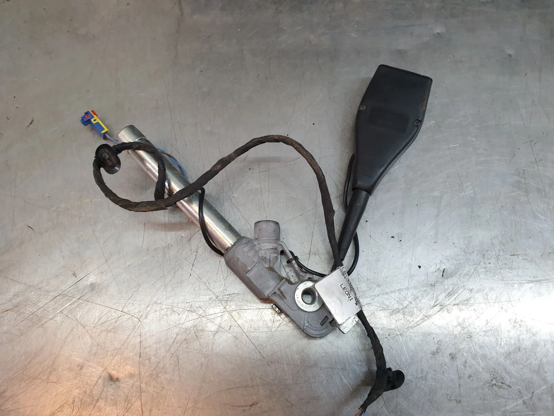 Prétensionneur de ceinture avant gauche RENAULT Kangoo Express (FW0/1_) Imagem-1