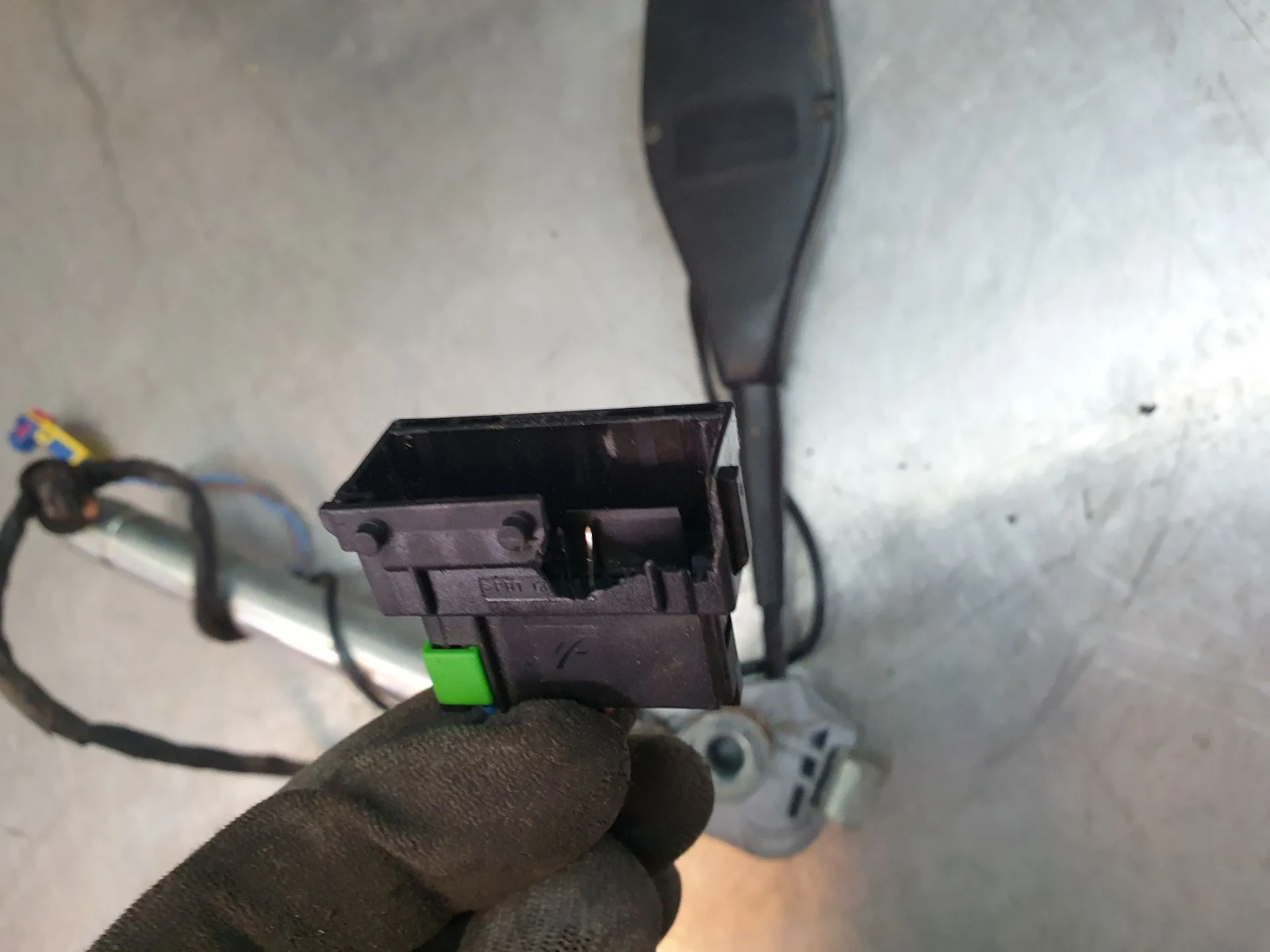 Prétensionneur de ceinture avant gauche RENAULT Kangoo Express (FW0/1_) Imagem-2
