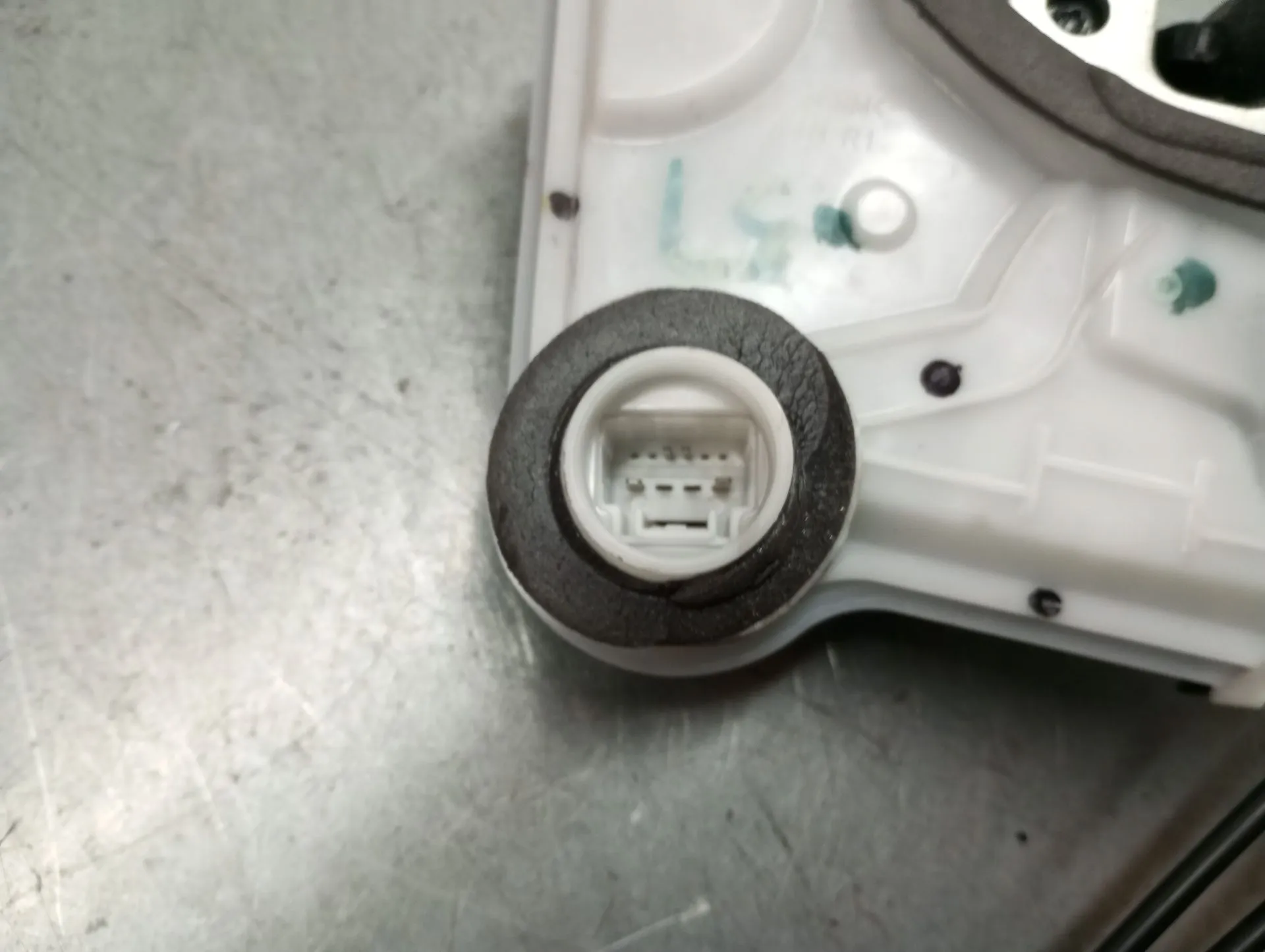 Fechadura / fecho porta frente direito TOYOTA Corolla Touring Sports (_E21_) Imagem-3