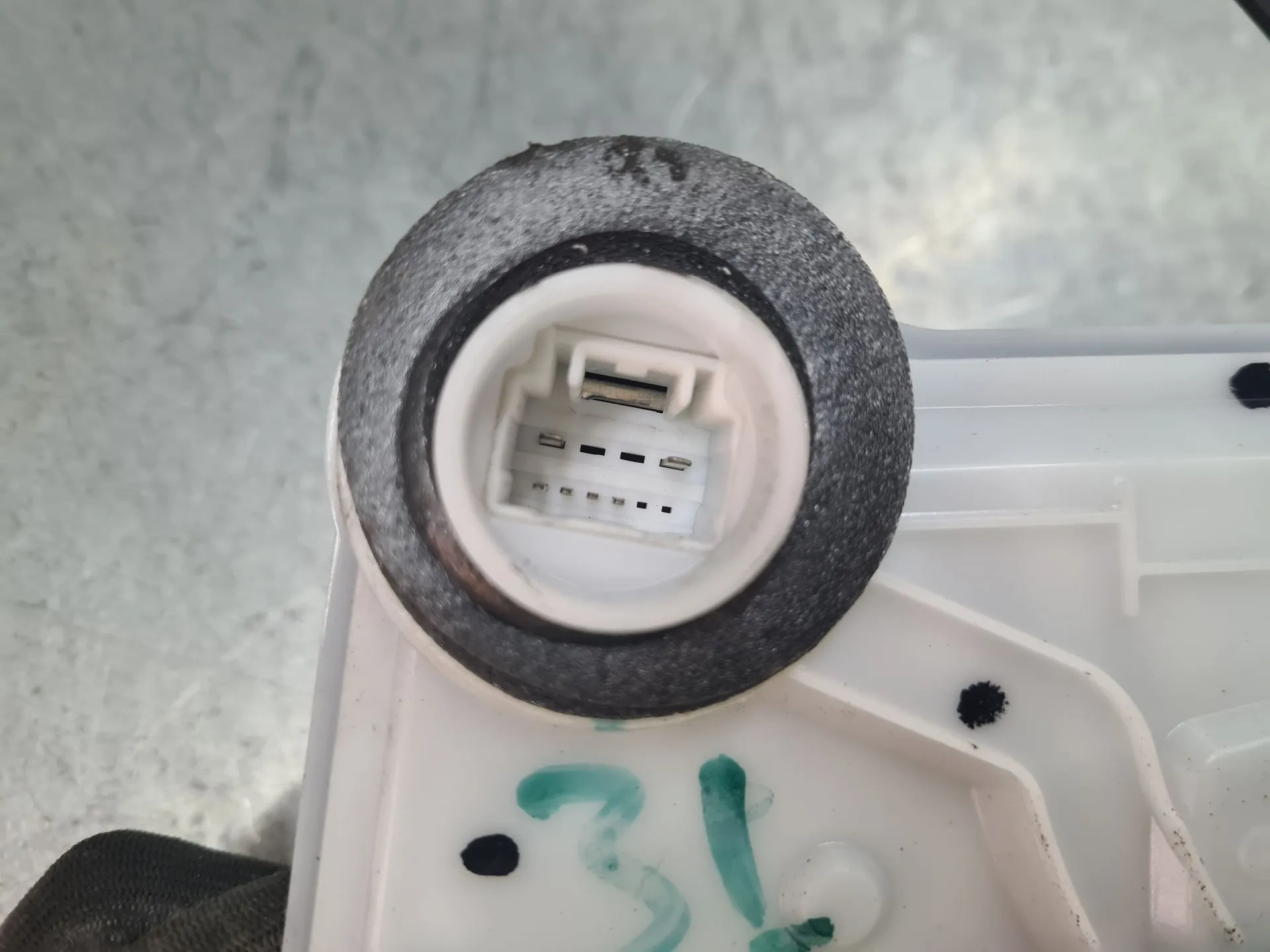 Fechadura / fecho porta frente esquerdo TOYOTA Corolla Touring Sports (_E21_) Imagem-2